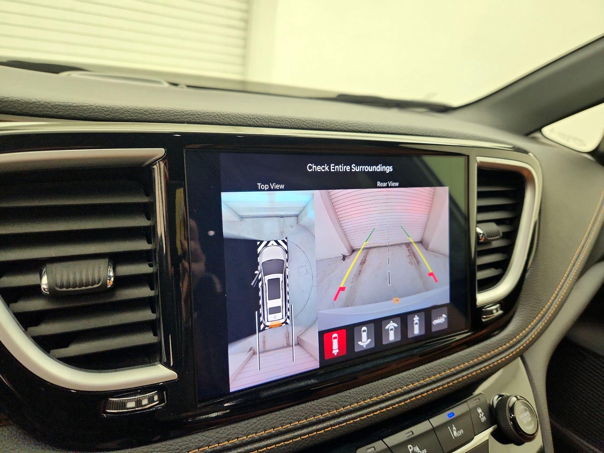 Thumbnail: 2023 Chrysler Pacifica - 15