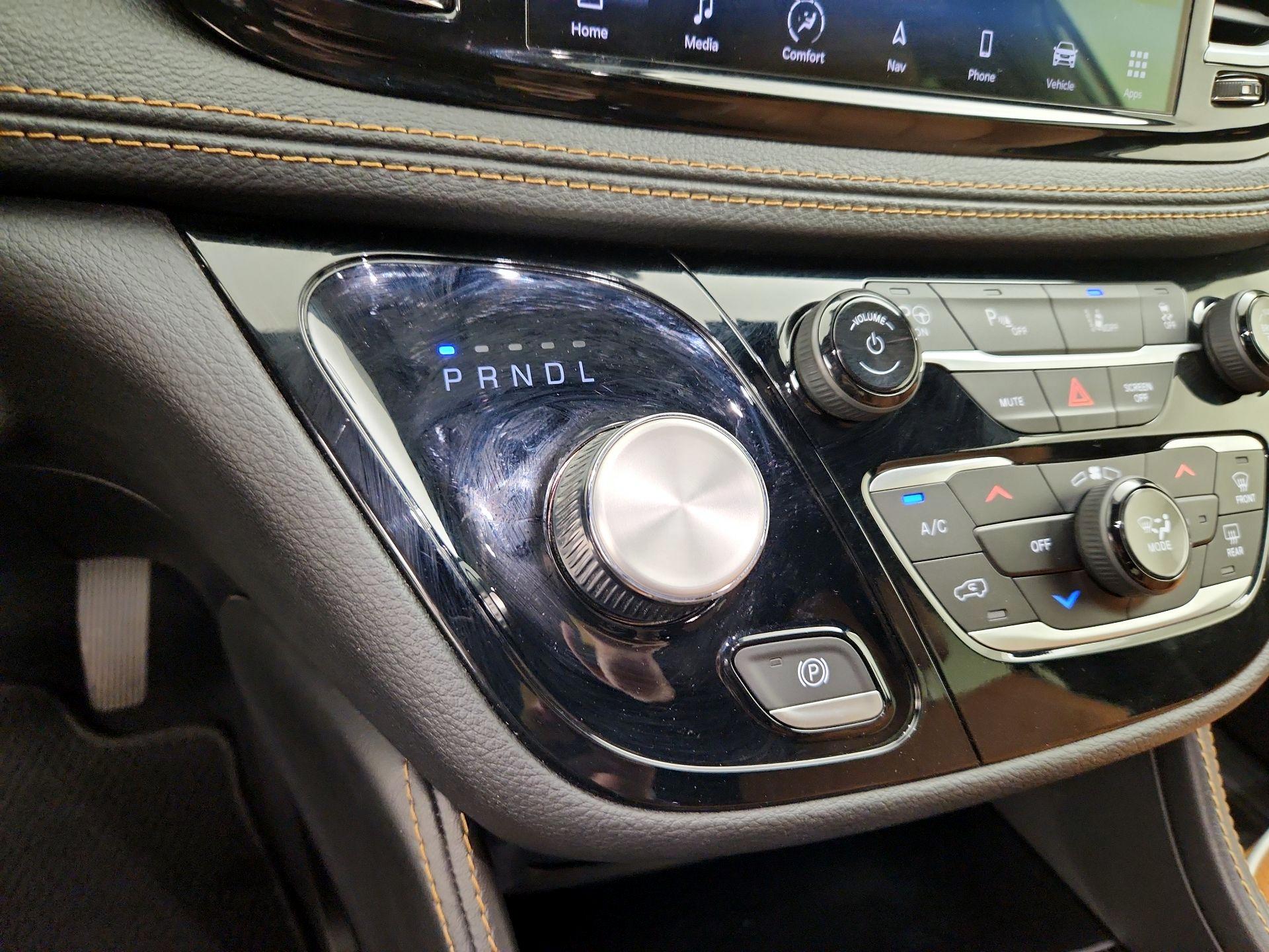 Thumbnail: 2023 Chrysler Pacifica - 18