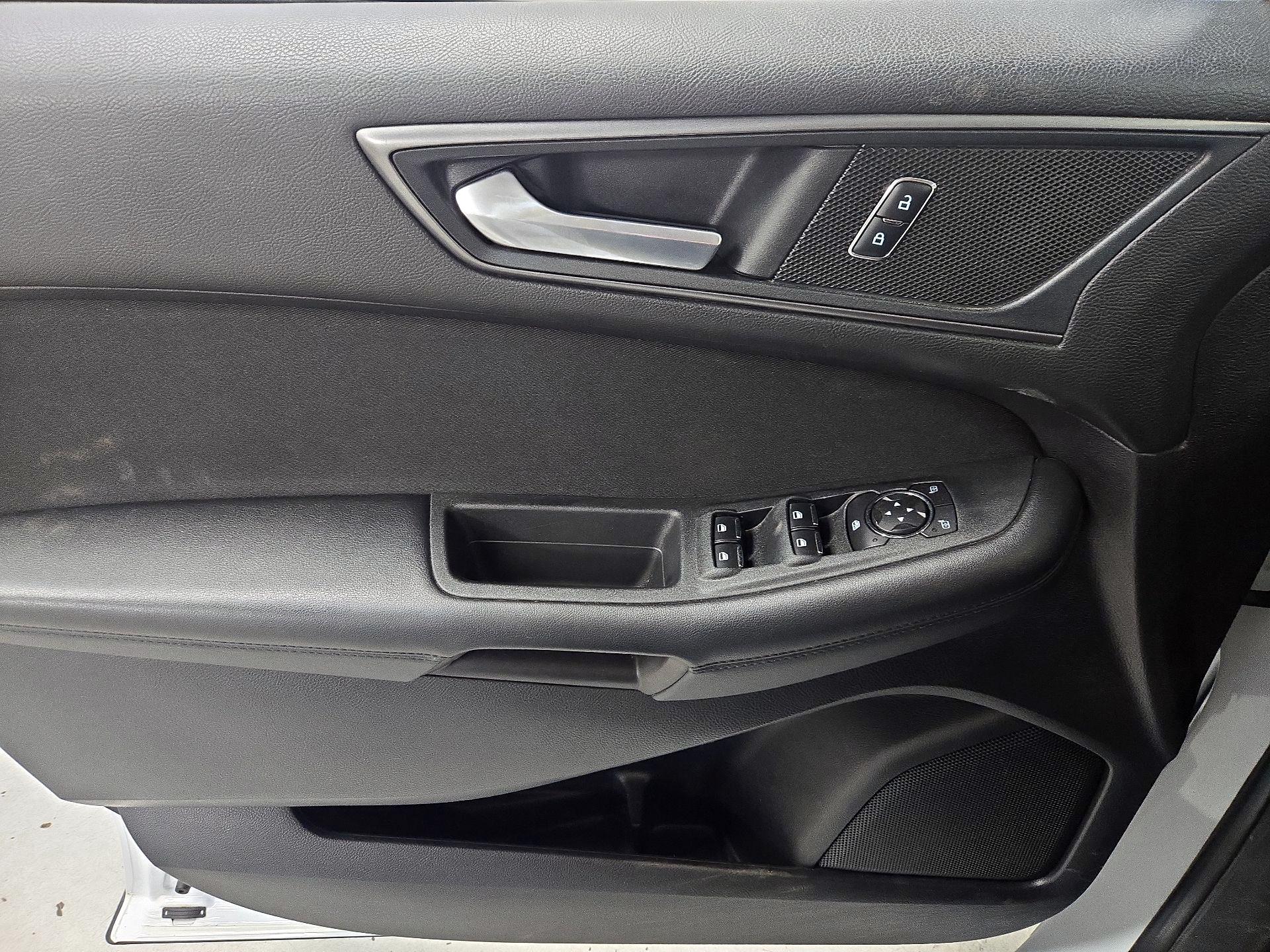 Thumbnail: 2018 Ford Edge - 12