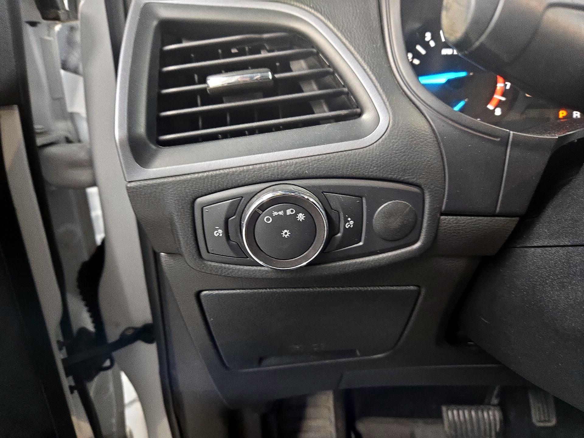 Thumbnail: 2018 Ford Edge - 13