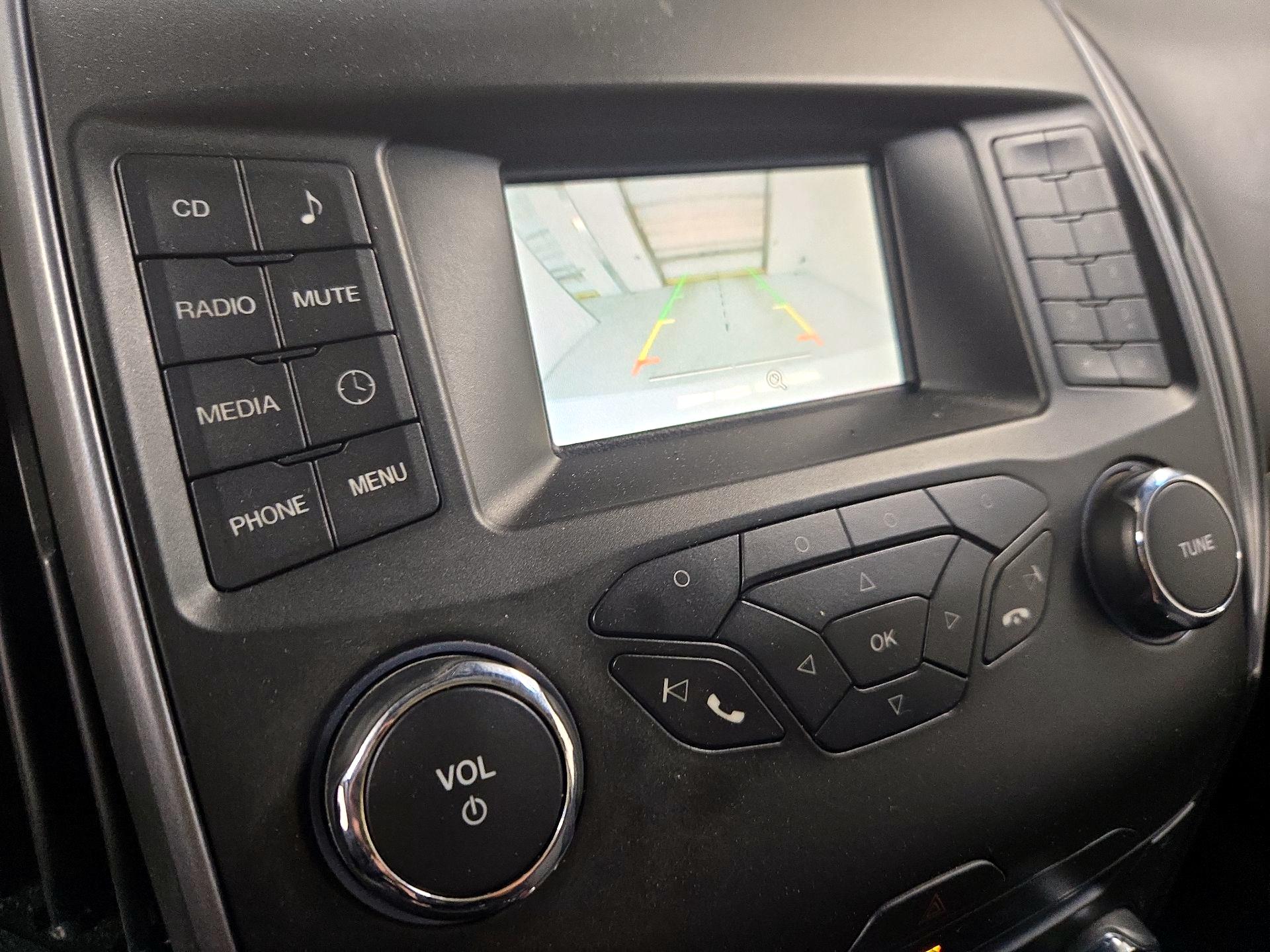 Thumbnail: 2018 Ford Edge - 14