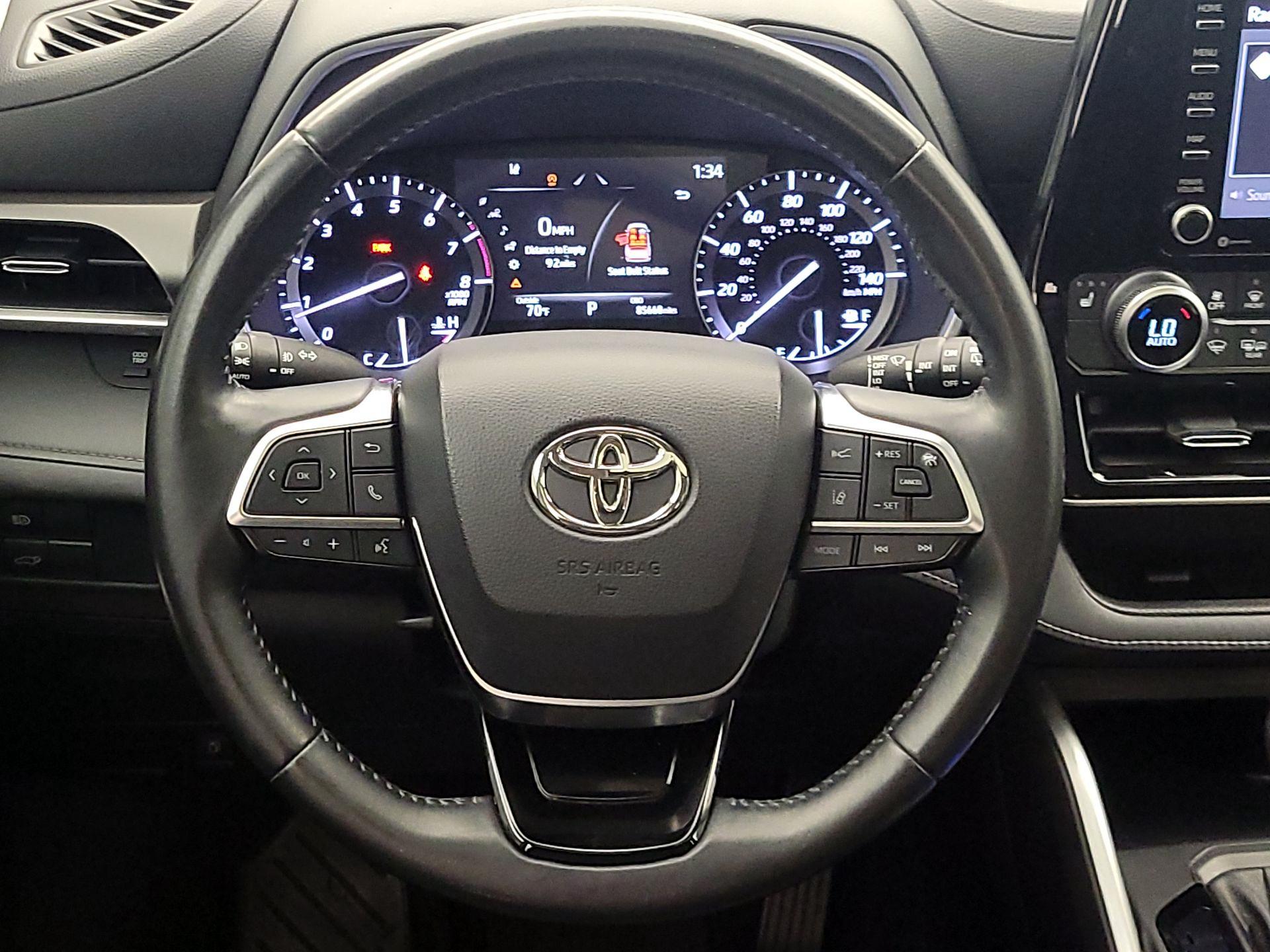 Thumbnail: 2021 Toyota Highlander - 10