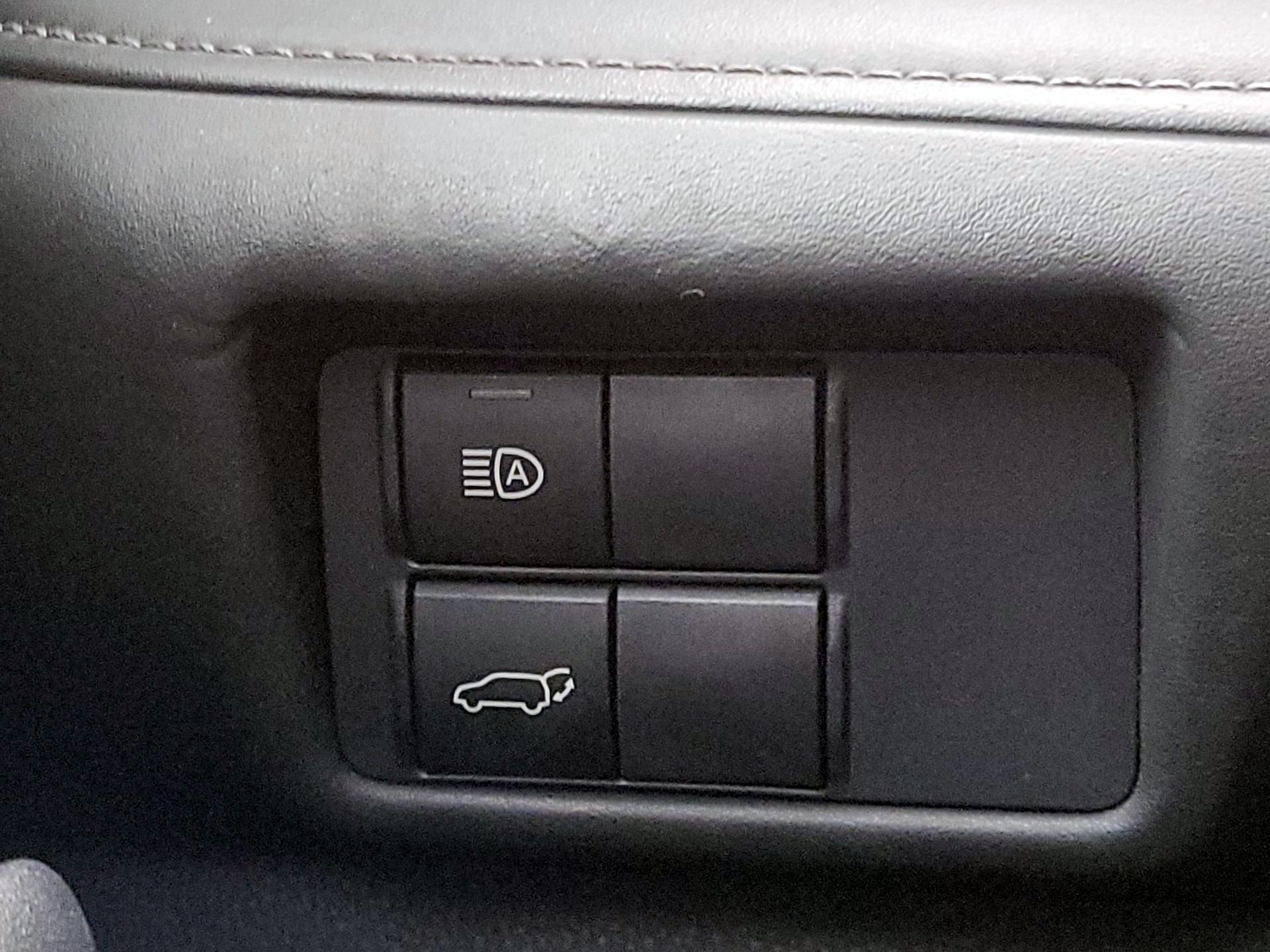 Thumbnail: 2021 Toyota Highlander - 13