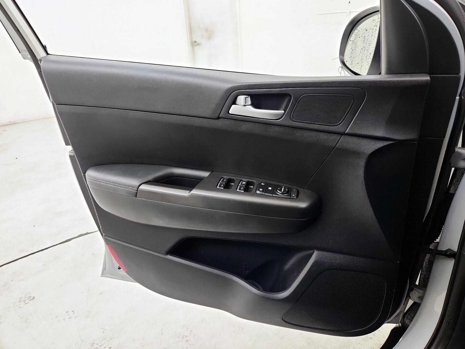 Thumbnail: 2018 Kia Sportage - 12