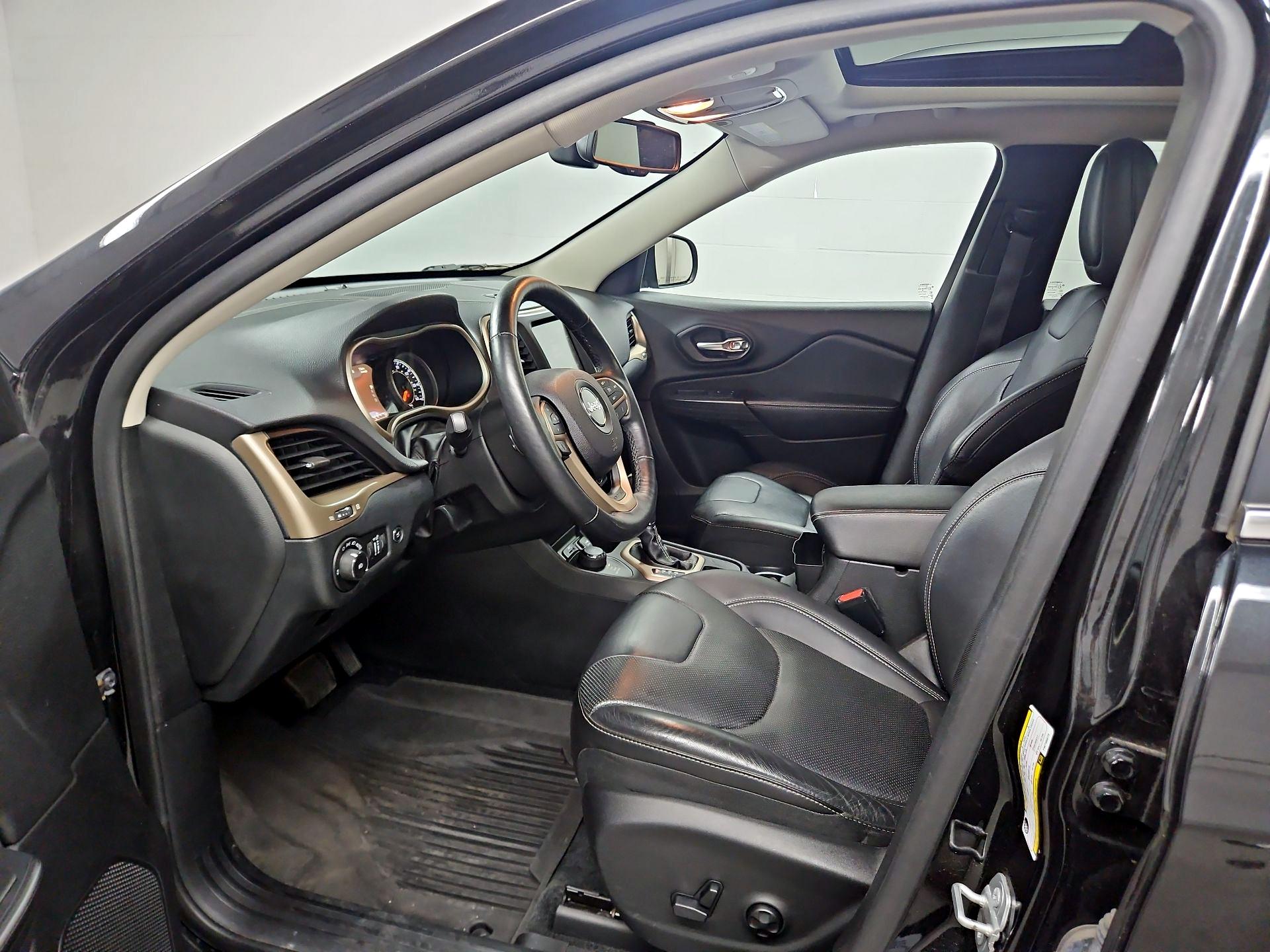 Thumbnail: 2015 Jeep Cherokee - 11