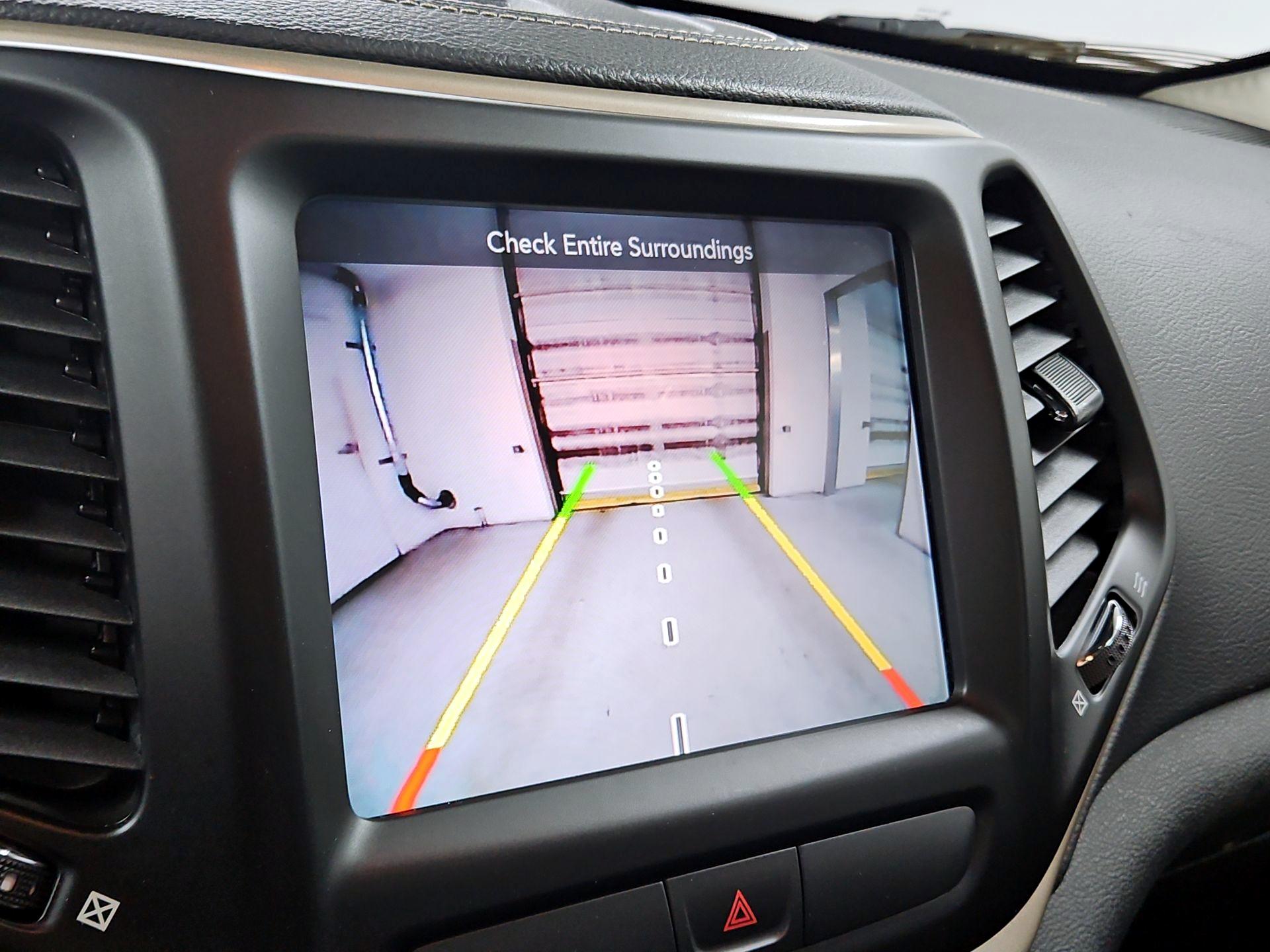Thumbnail: 2015 Jeep Cherokee - 15