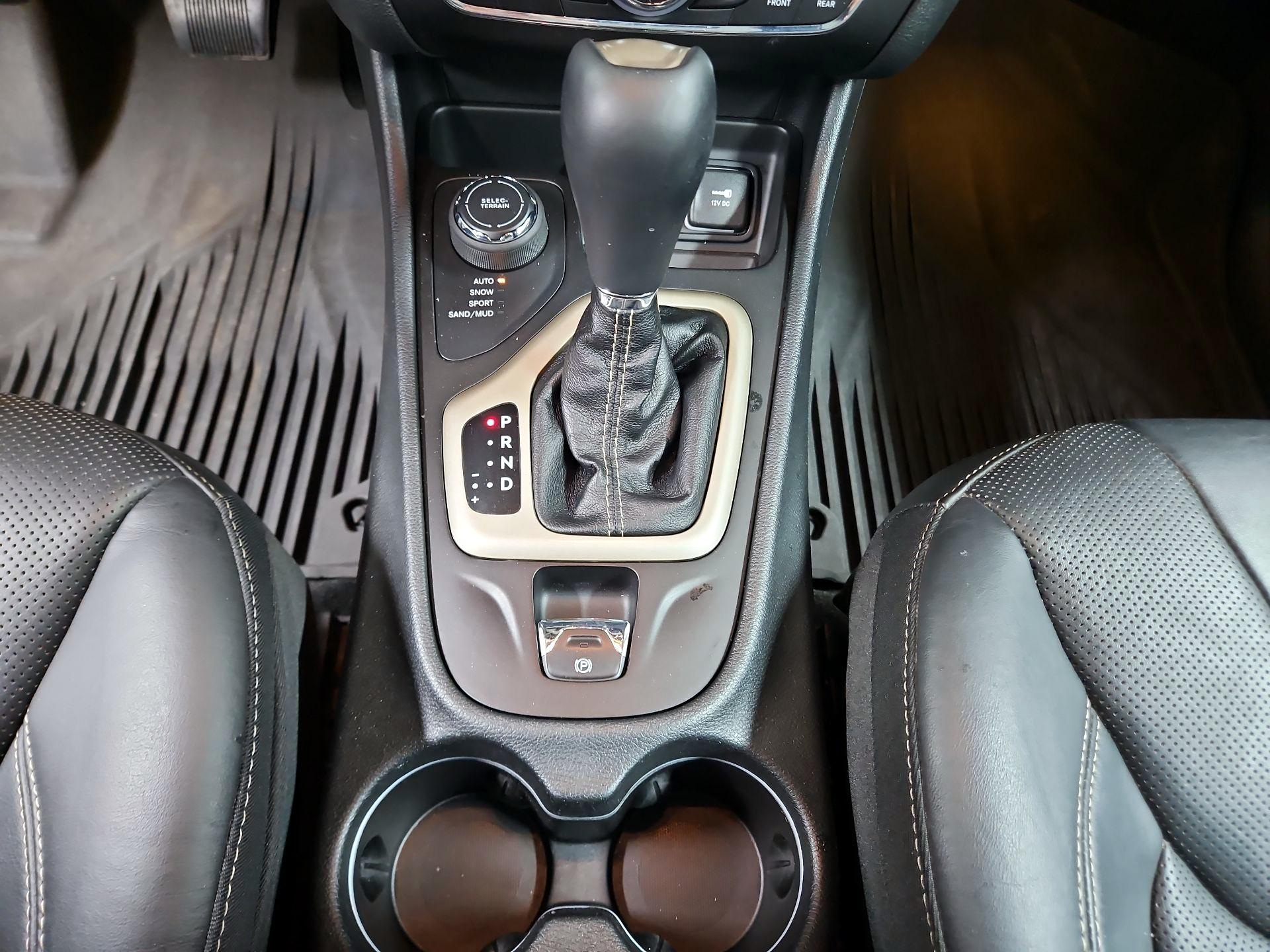 Thumbnail: 2015 Jeep Cherokee - 18