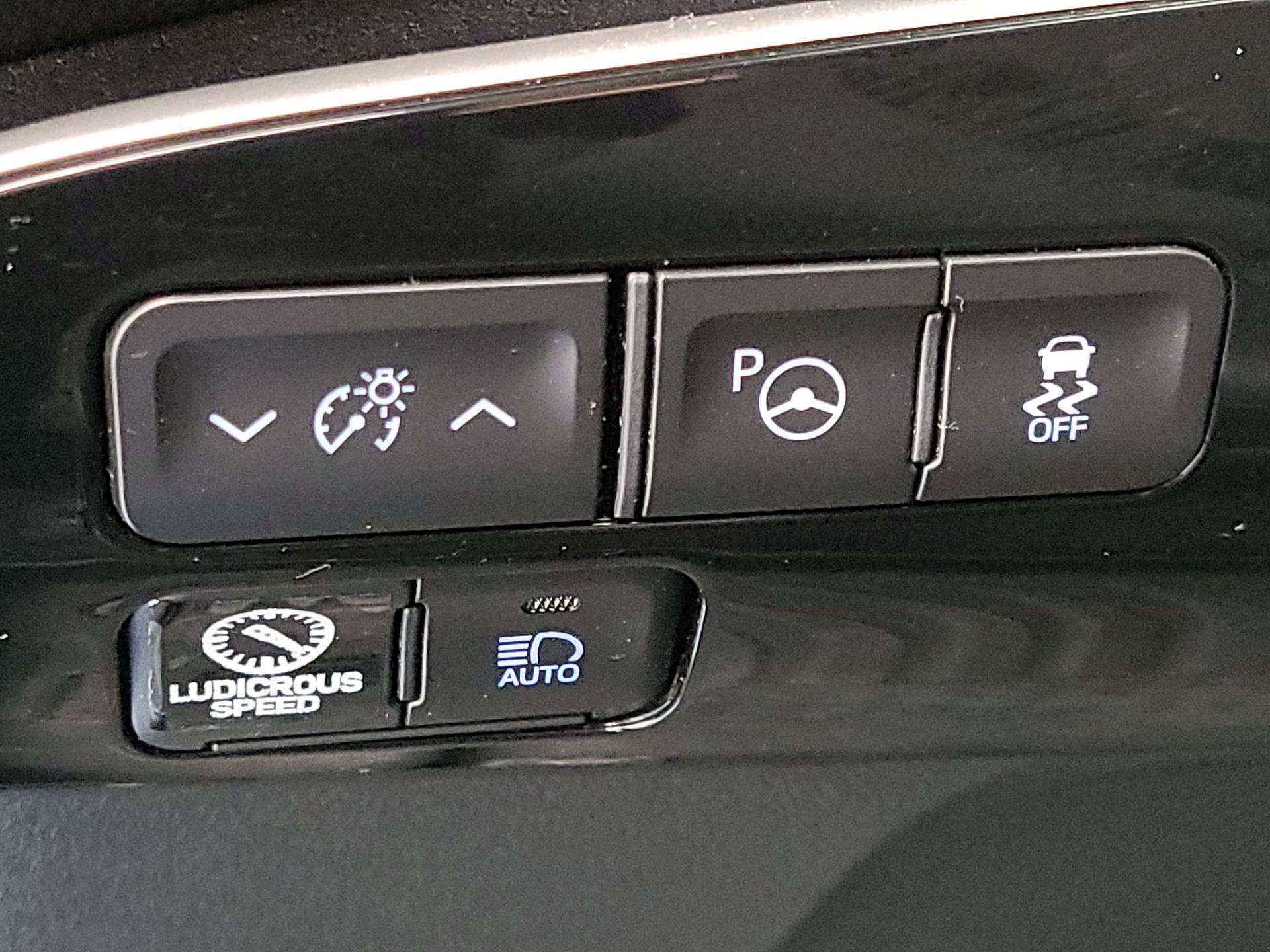 Thumbnail: 2022 Toyota Prius - 13