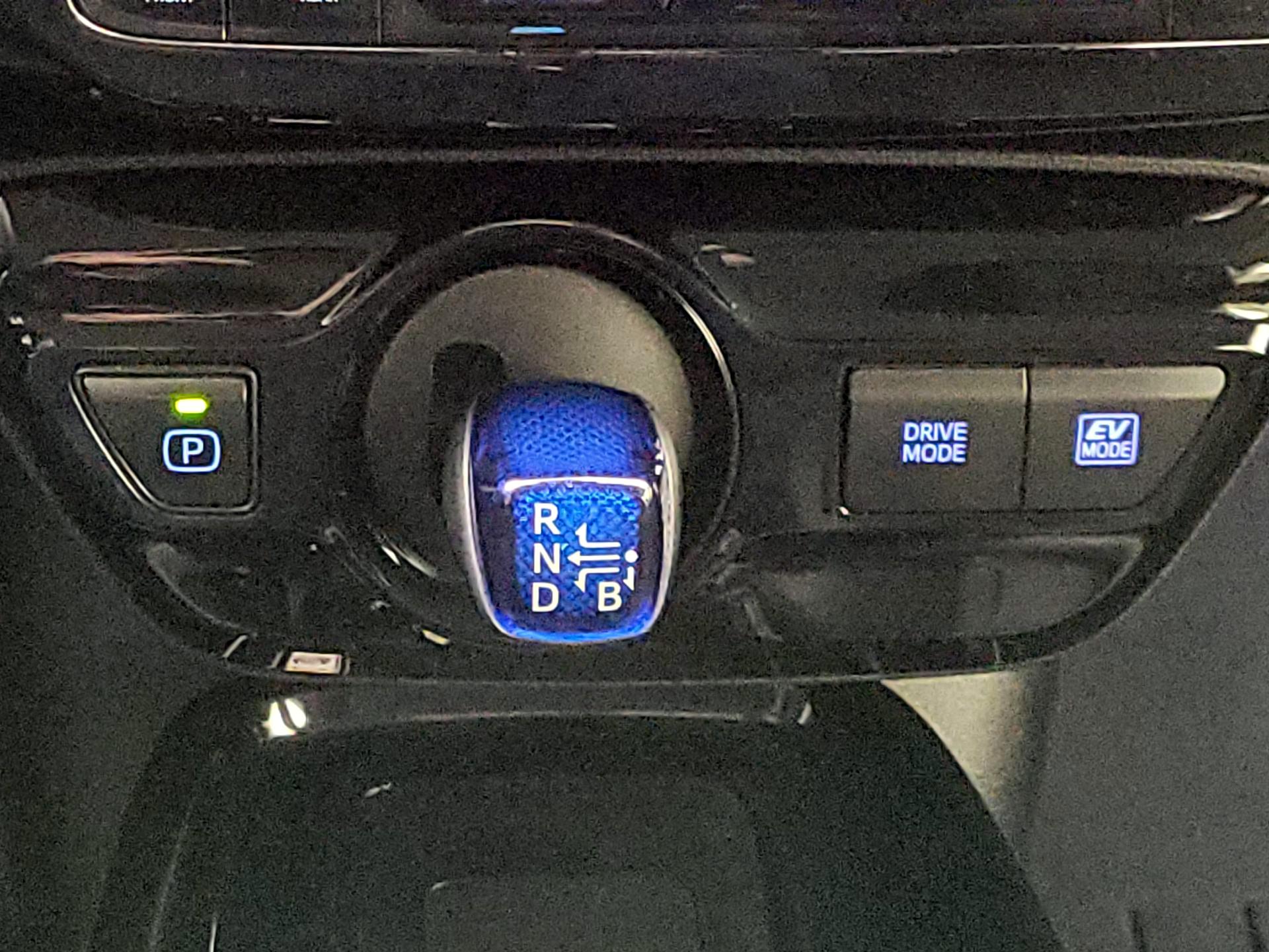 Thumbnail: 2022 Toyota Prius - 18