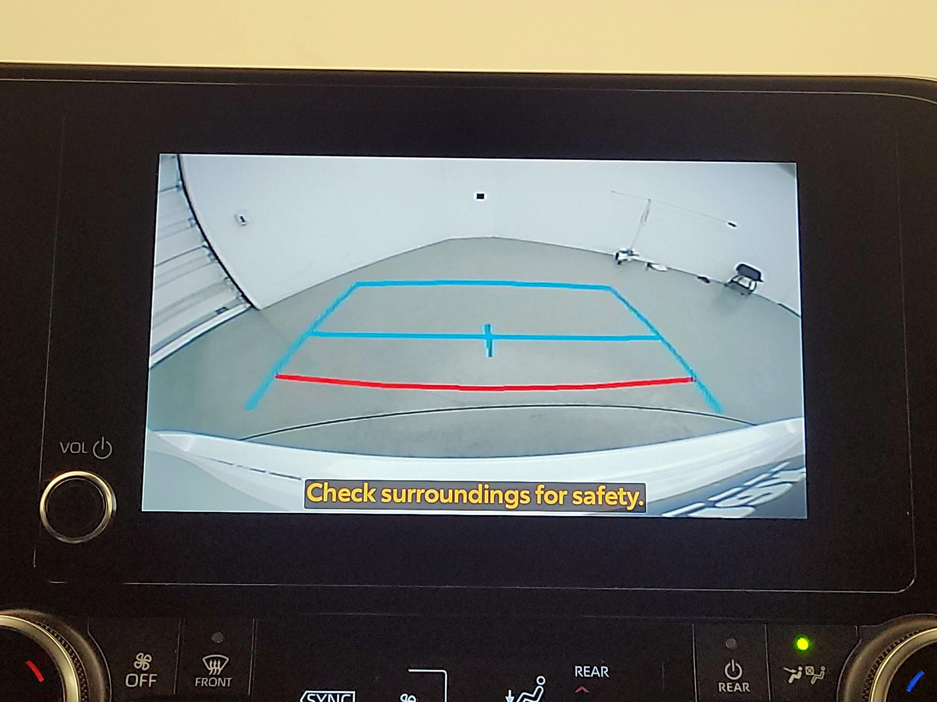 Thumbnail: 2023 Toyota Highlander - 15