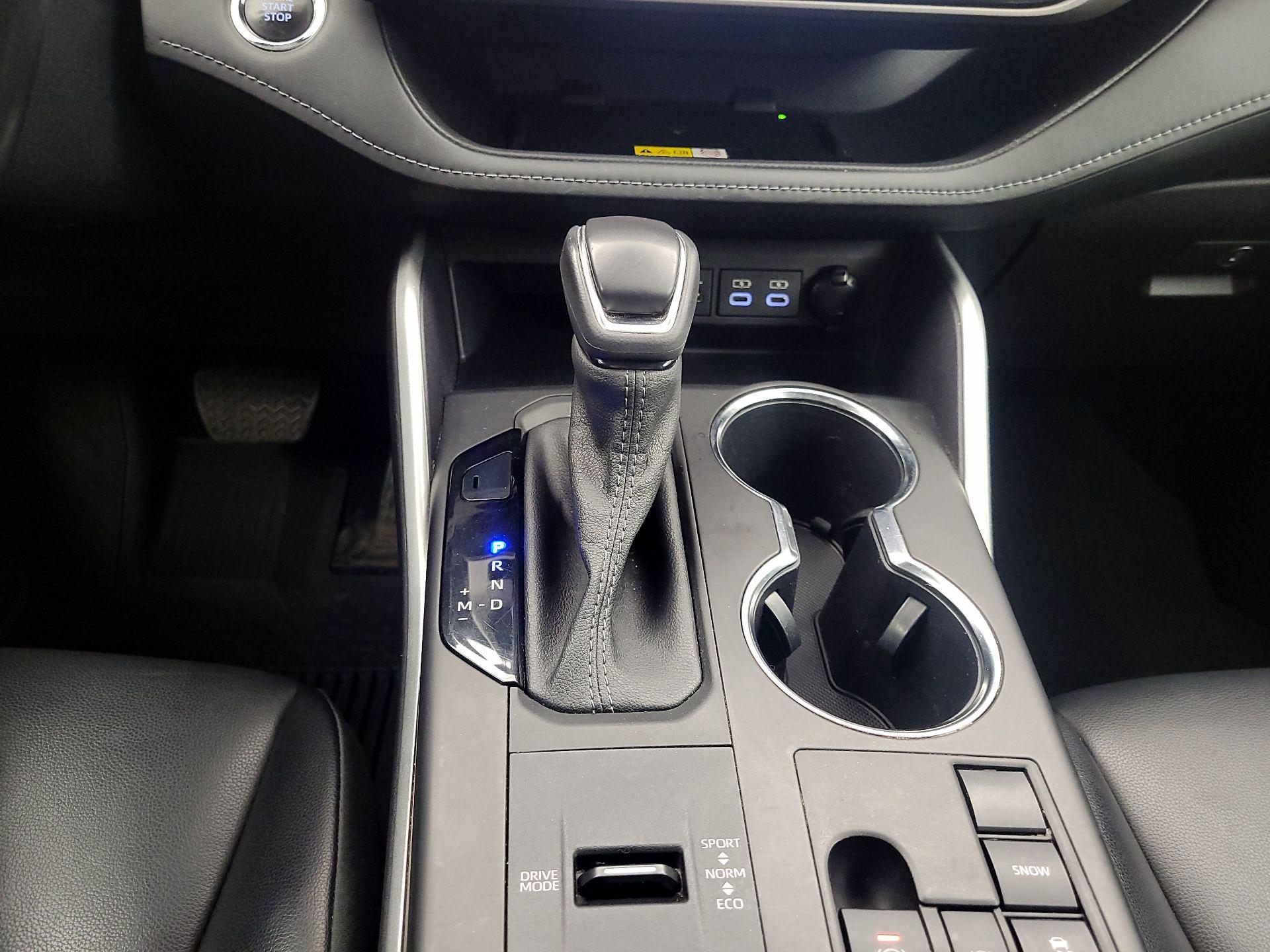 Thumbnail: 2023 Toyota Highlander - 18