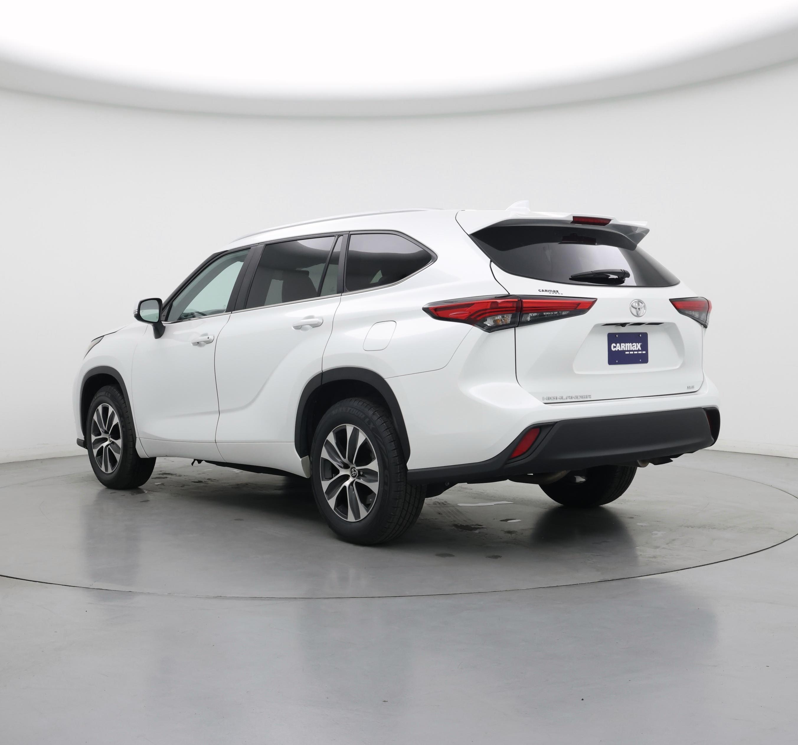 Thumbnail: 2023 Toyota Highlander - 2