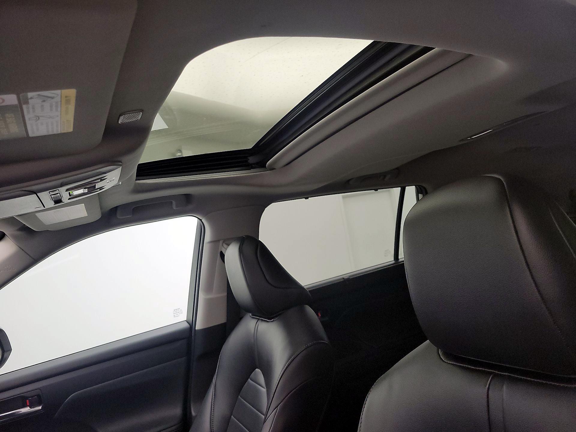 Thumbnail: 2023 Toyota Highlander - 20