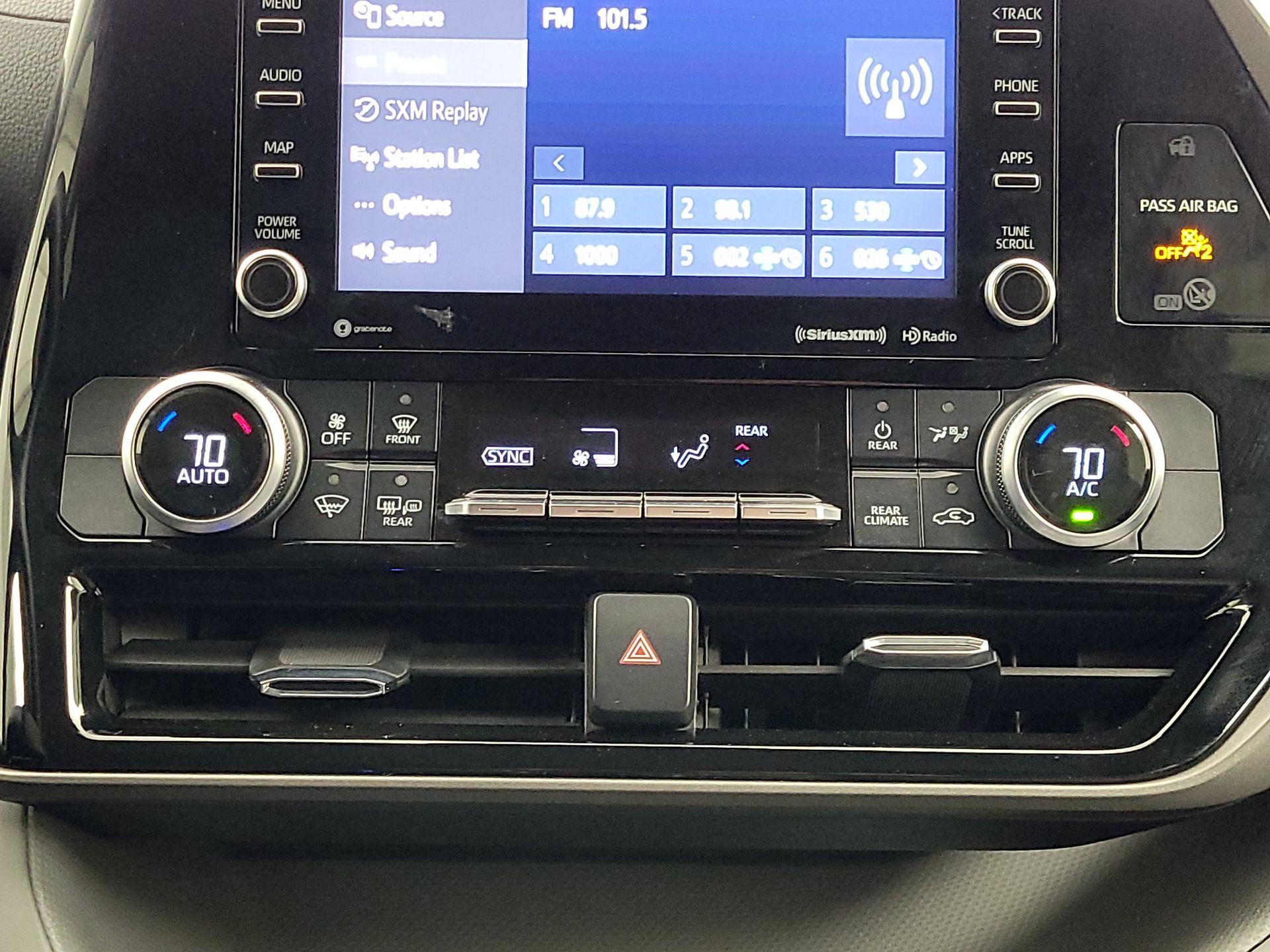 Thumbnail: 2021 Toyota Highlander - 17