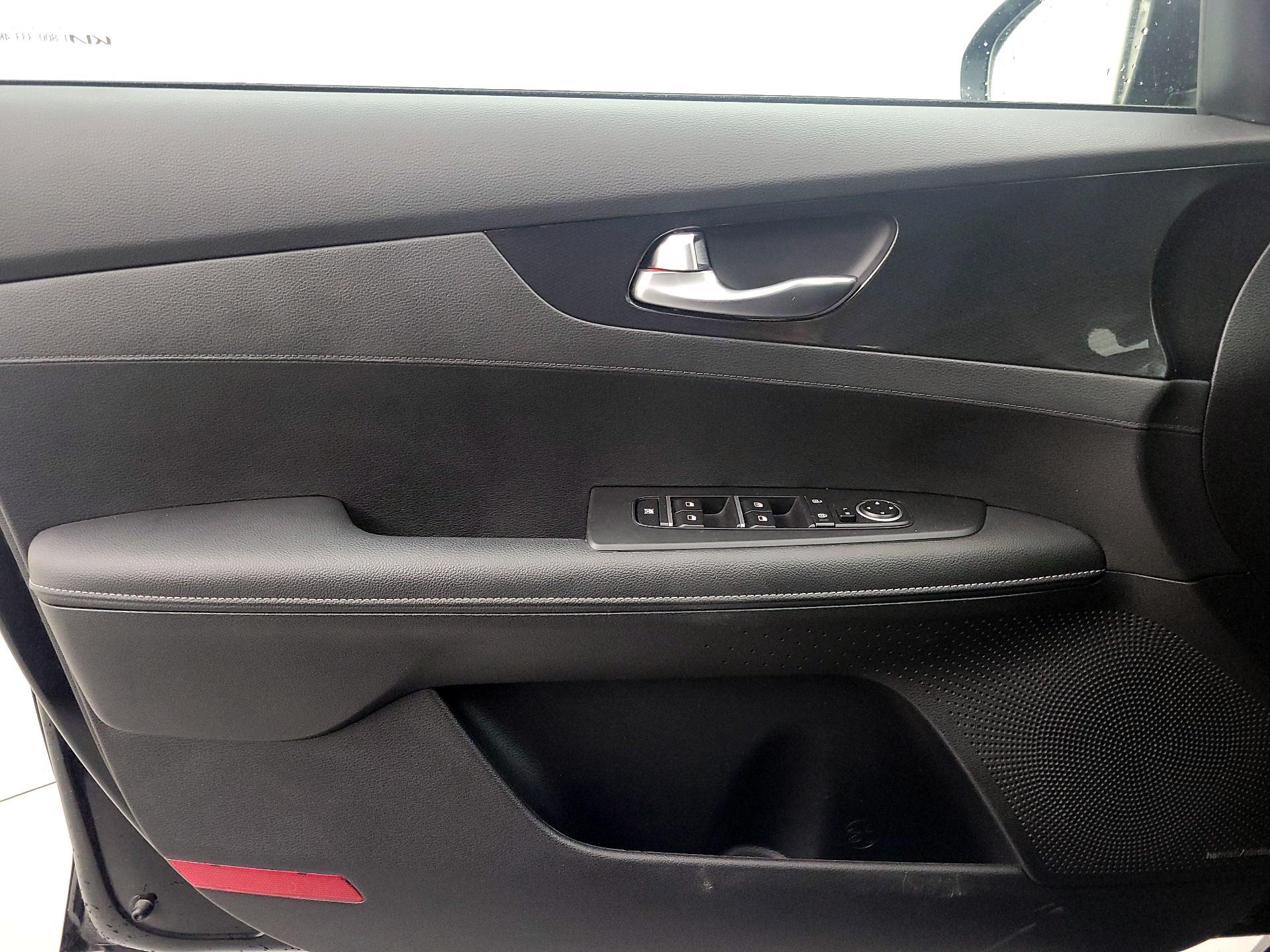 Thumbnail: 2023 Kia Forte - 12