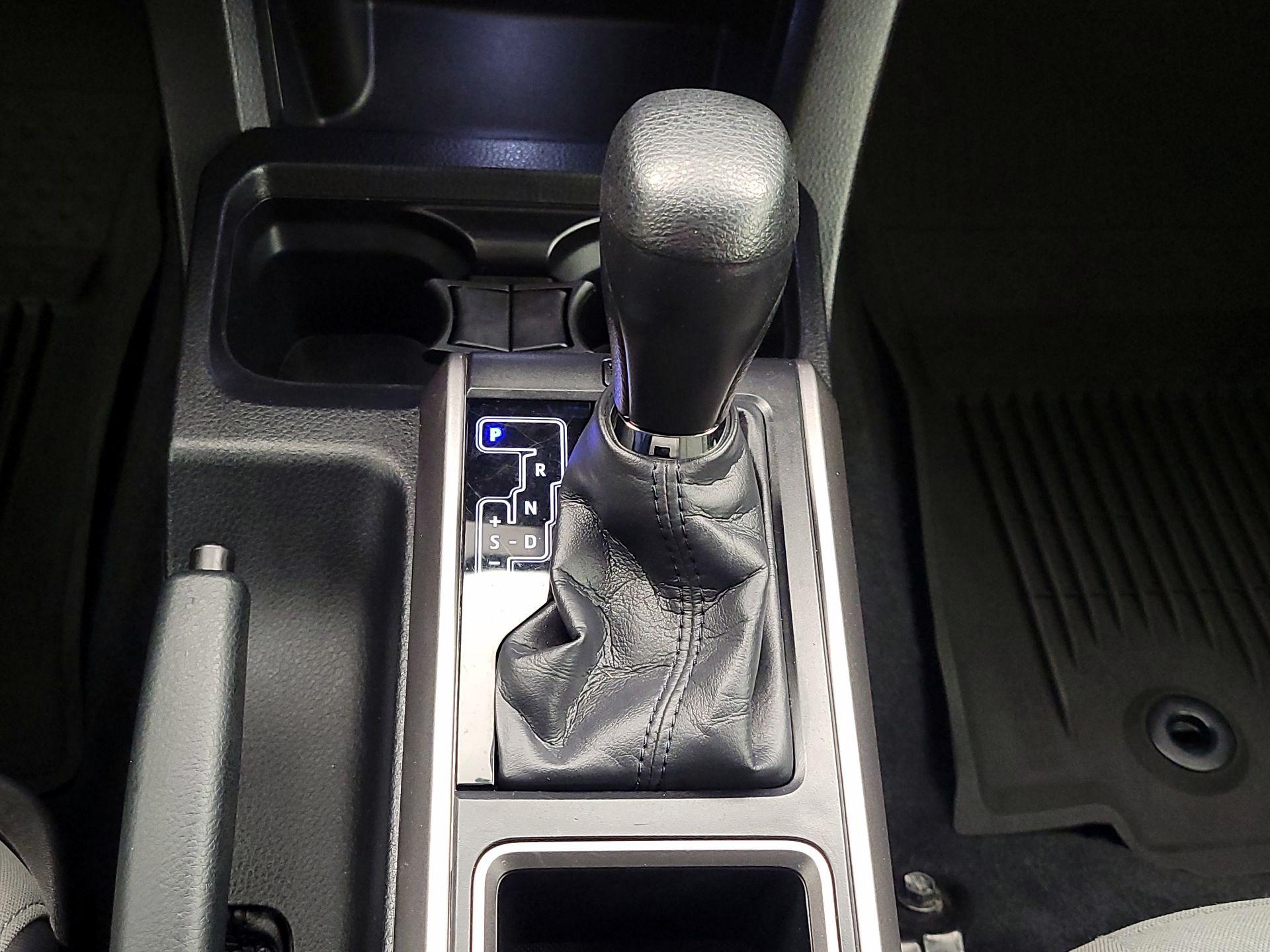 Thumbnail: 2020 Toyota Tacoma - 18