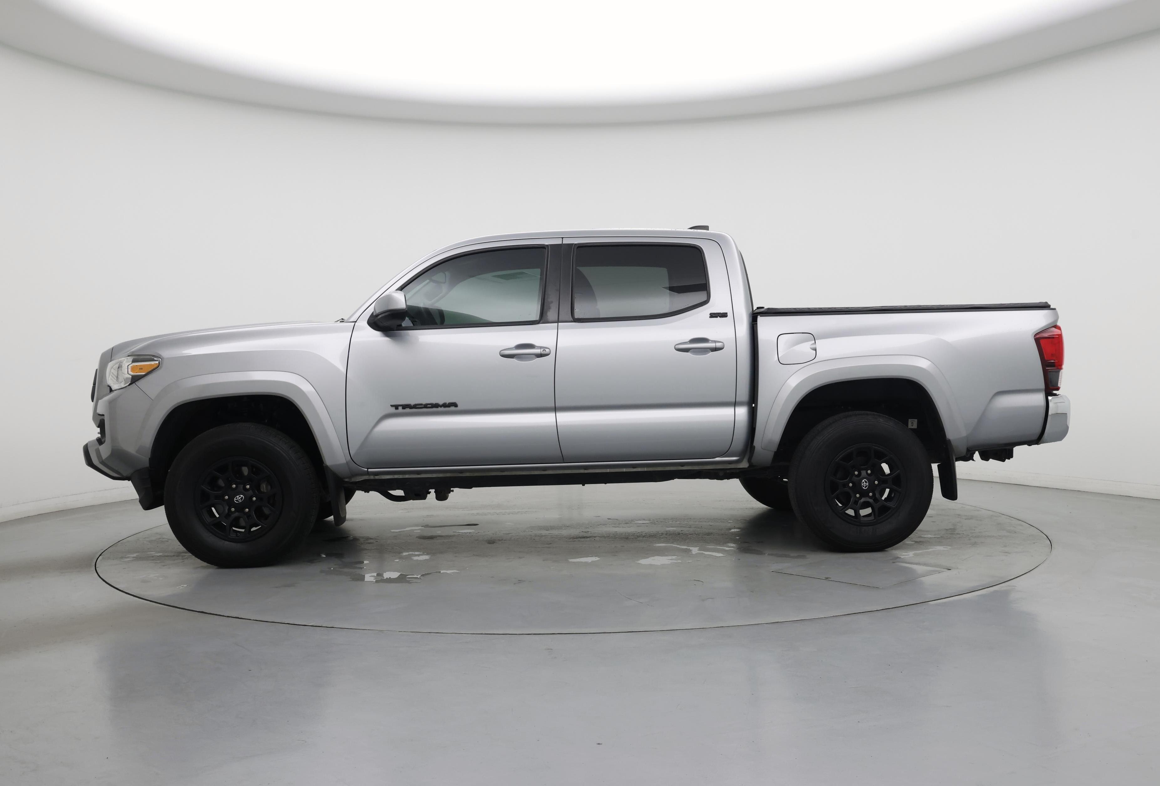 Thumbnail: 2020 Toyota Tacoma - 3