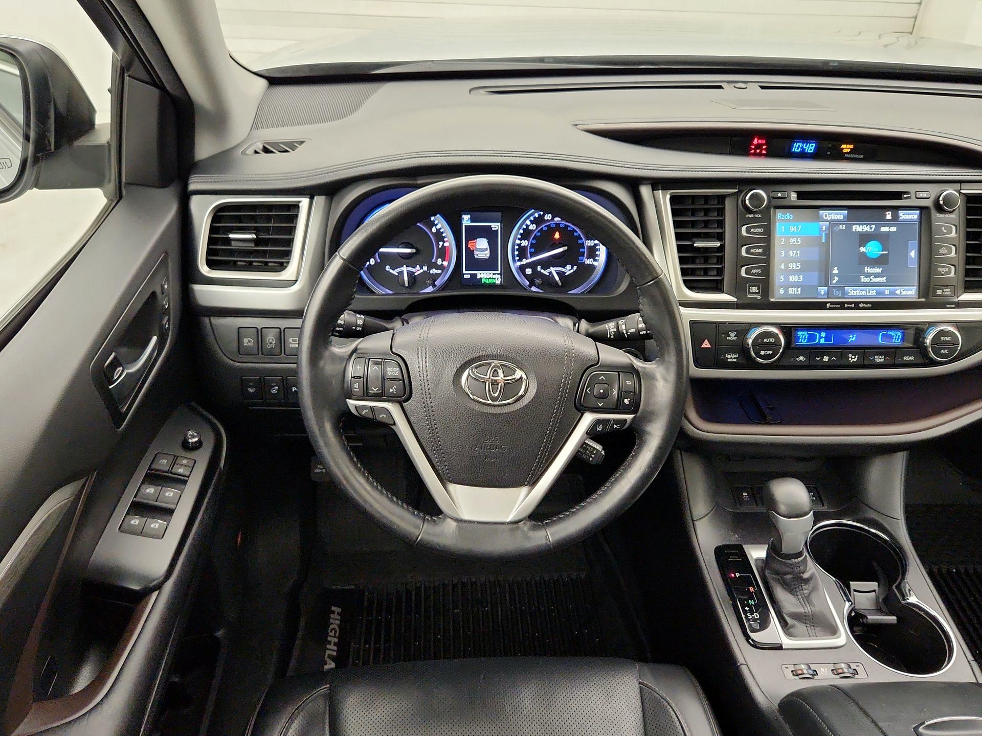 Thumbnail: 2017 Toyota Highlander - 10