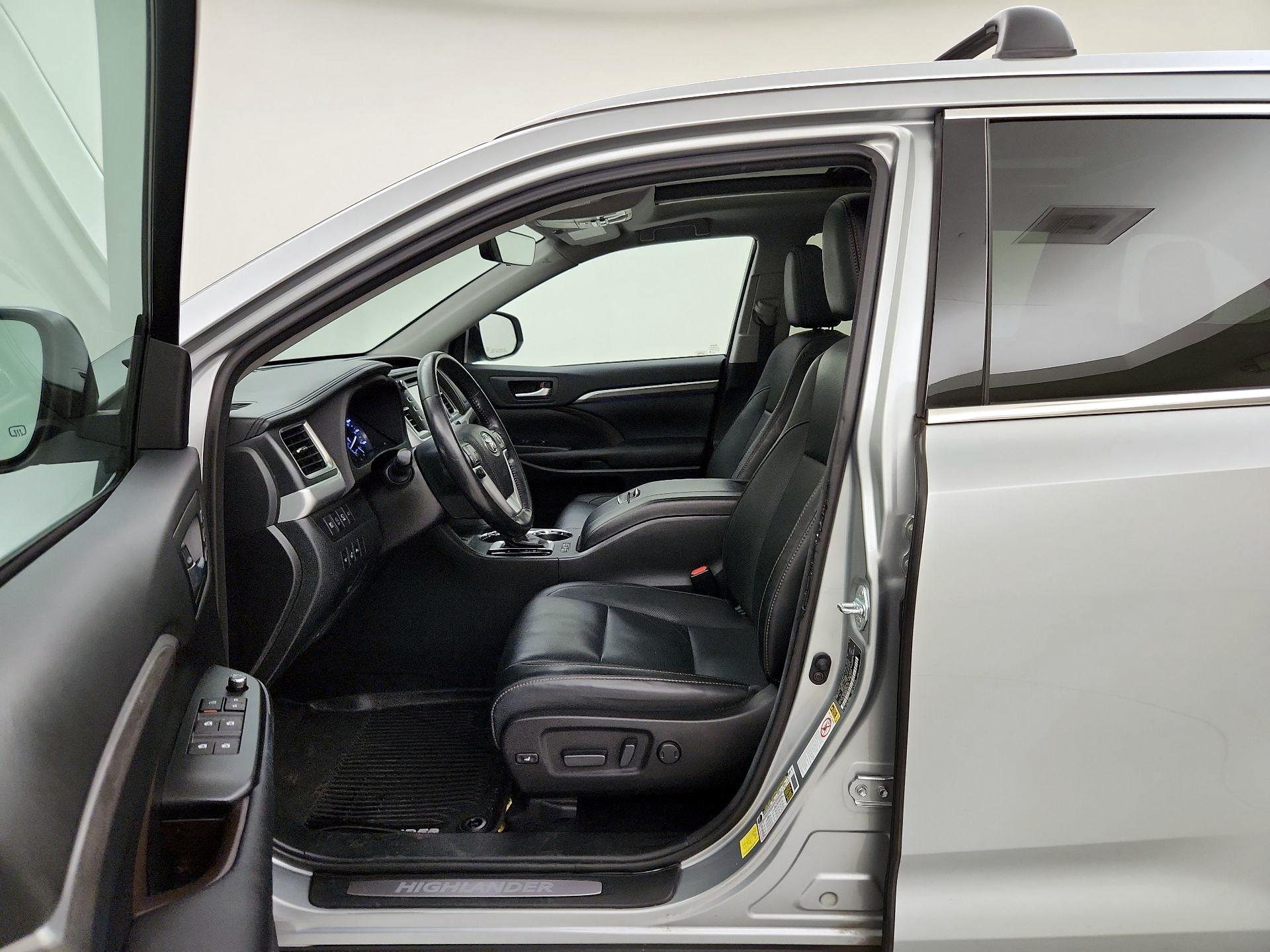 Thumbnail: 2017 Toyota Highlander - 11