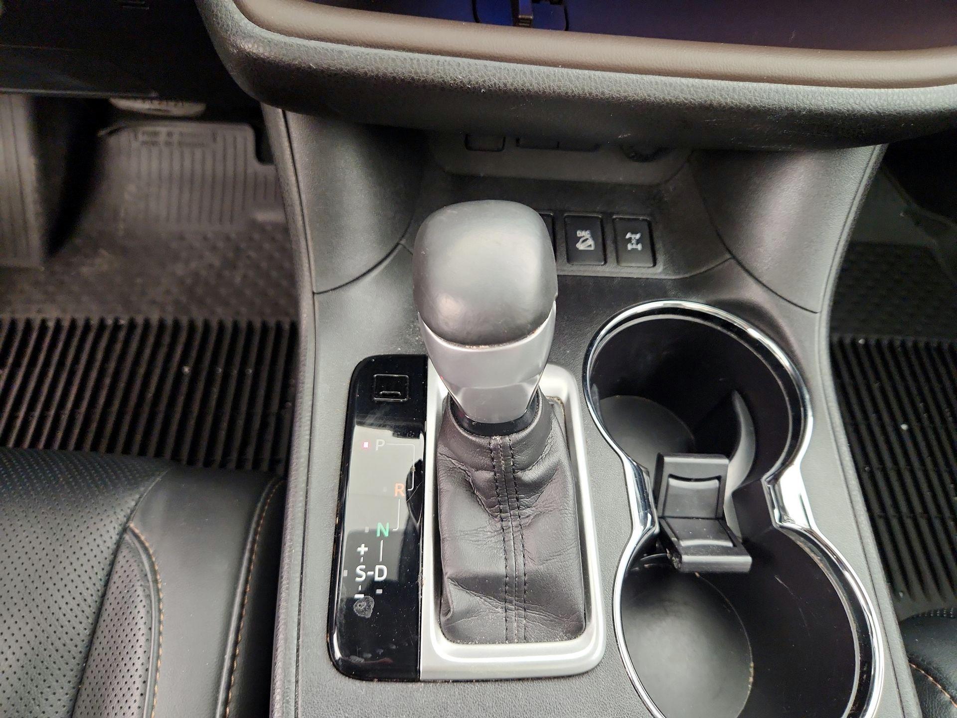 Thumbnail: 2017 Toyota Highlander - 17