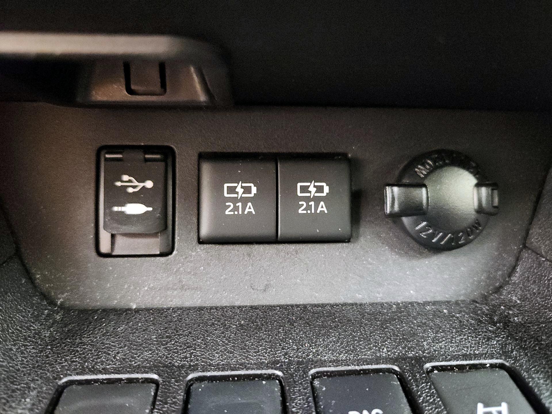 Thumbnail: 2017 Toyota Highlander - 18