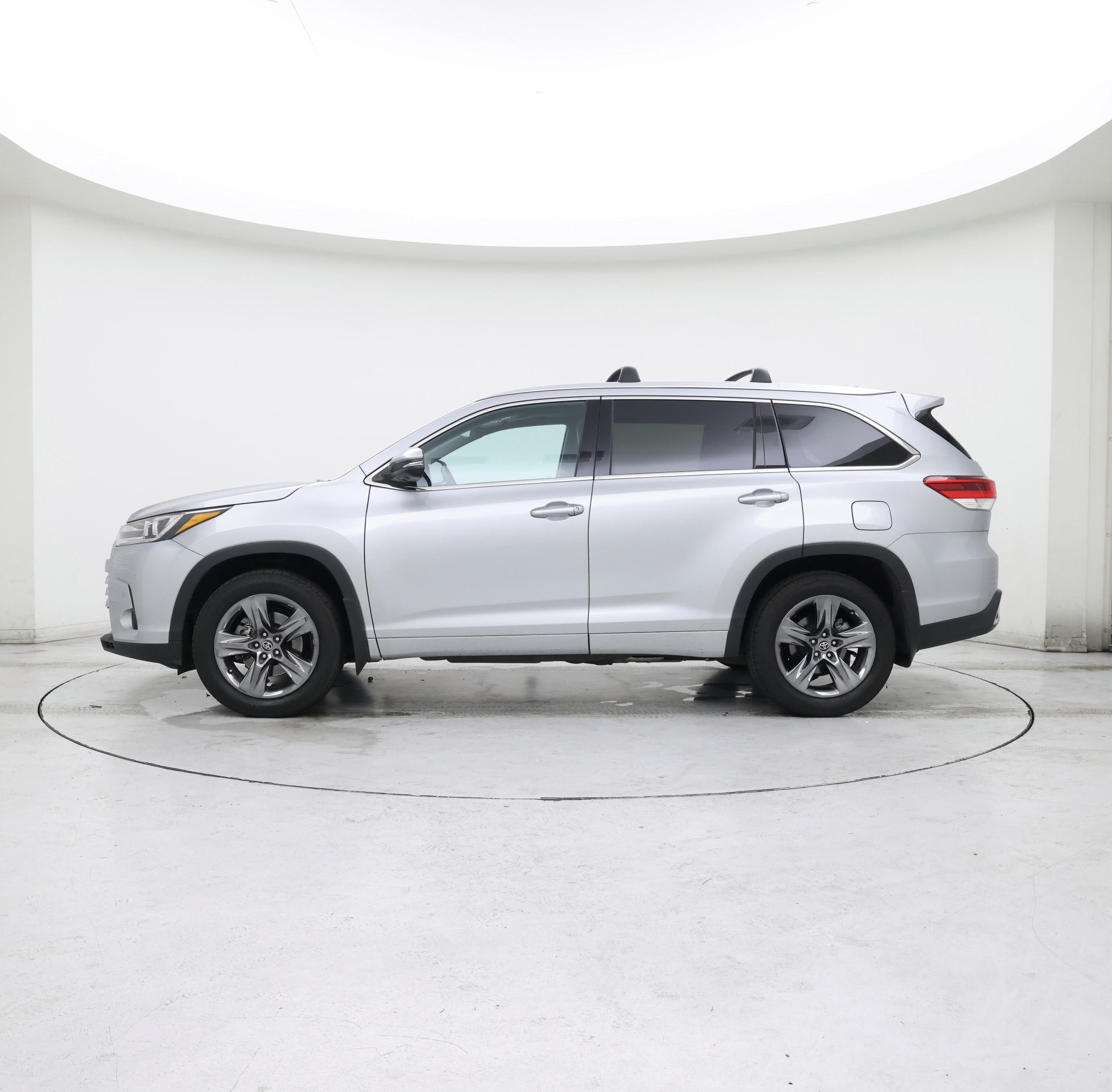 Thumbnail: 2017 Toyota Highlander - 3