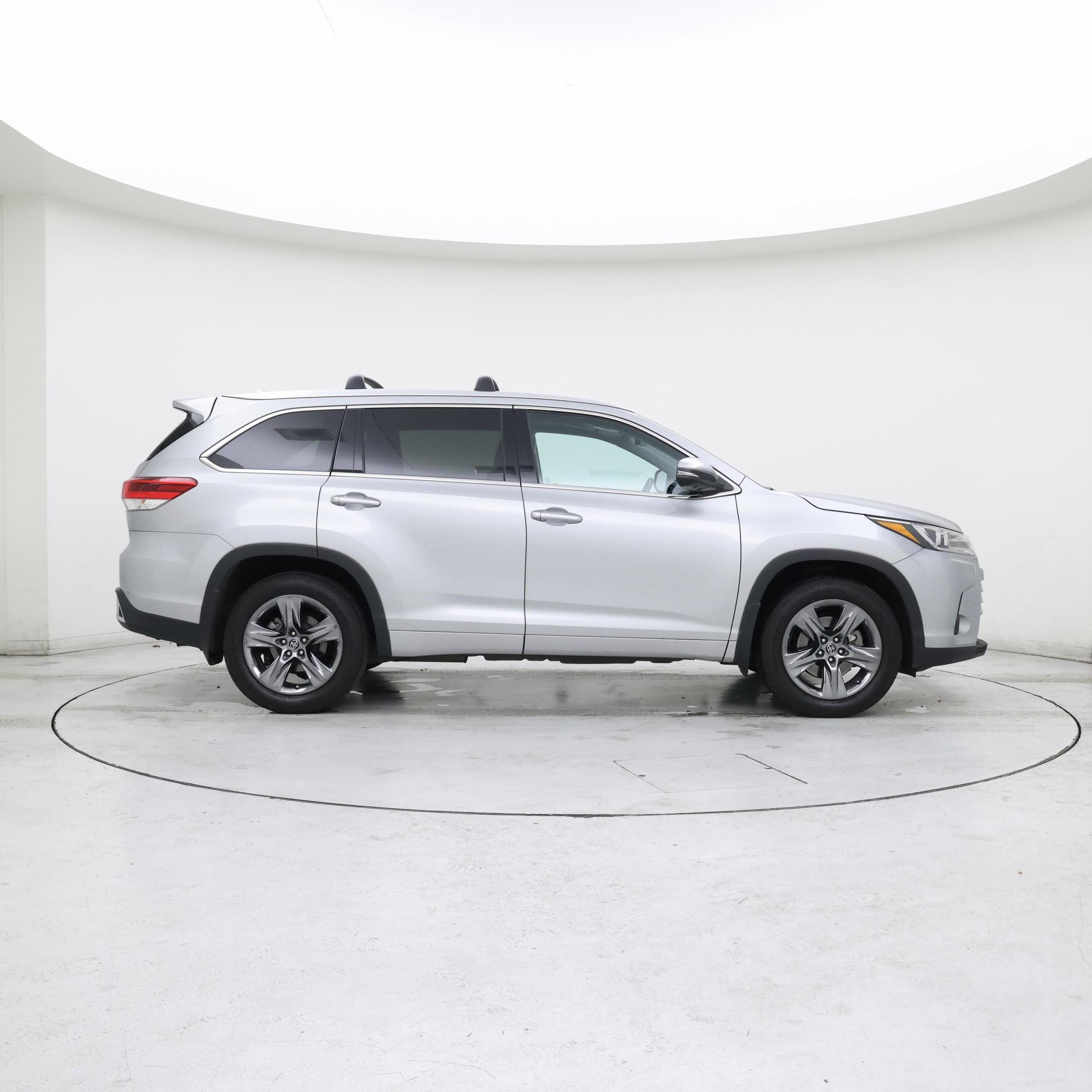 Thumbnail: 2017 Toyota Highlander - 7