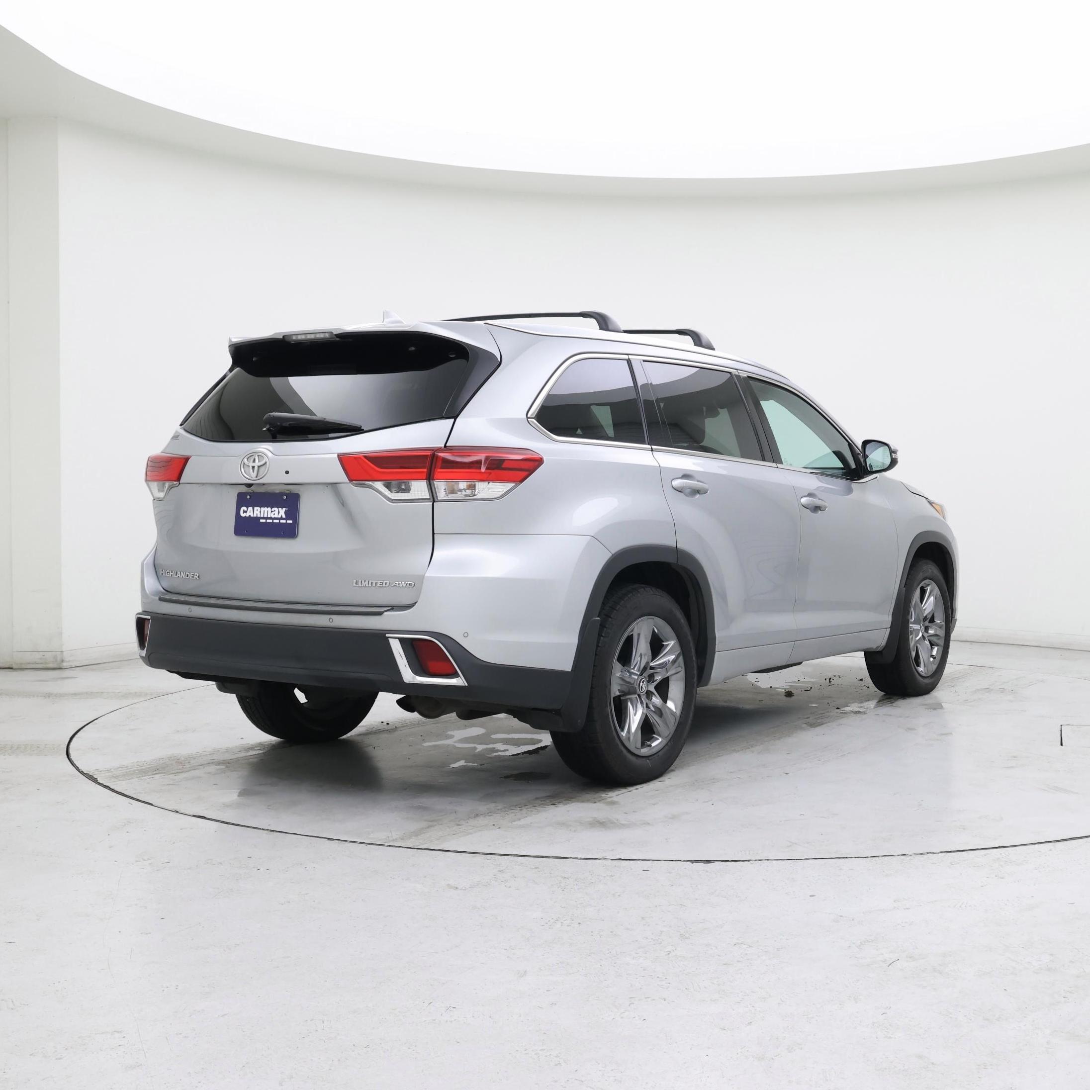 Thumbnail: 2017 Toyota Highlander - 8