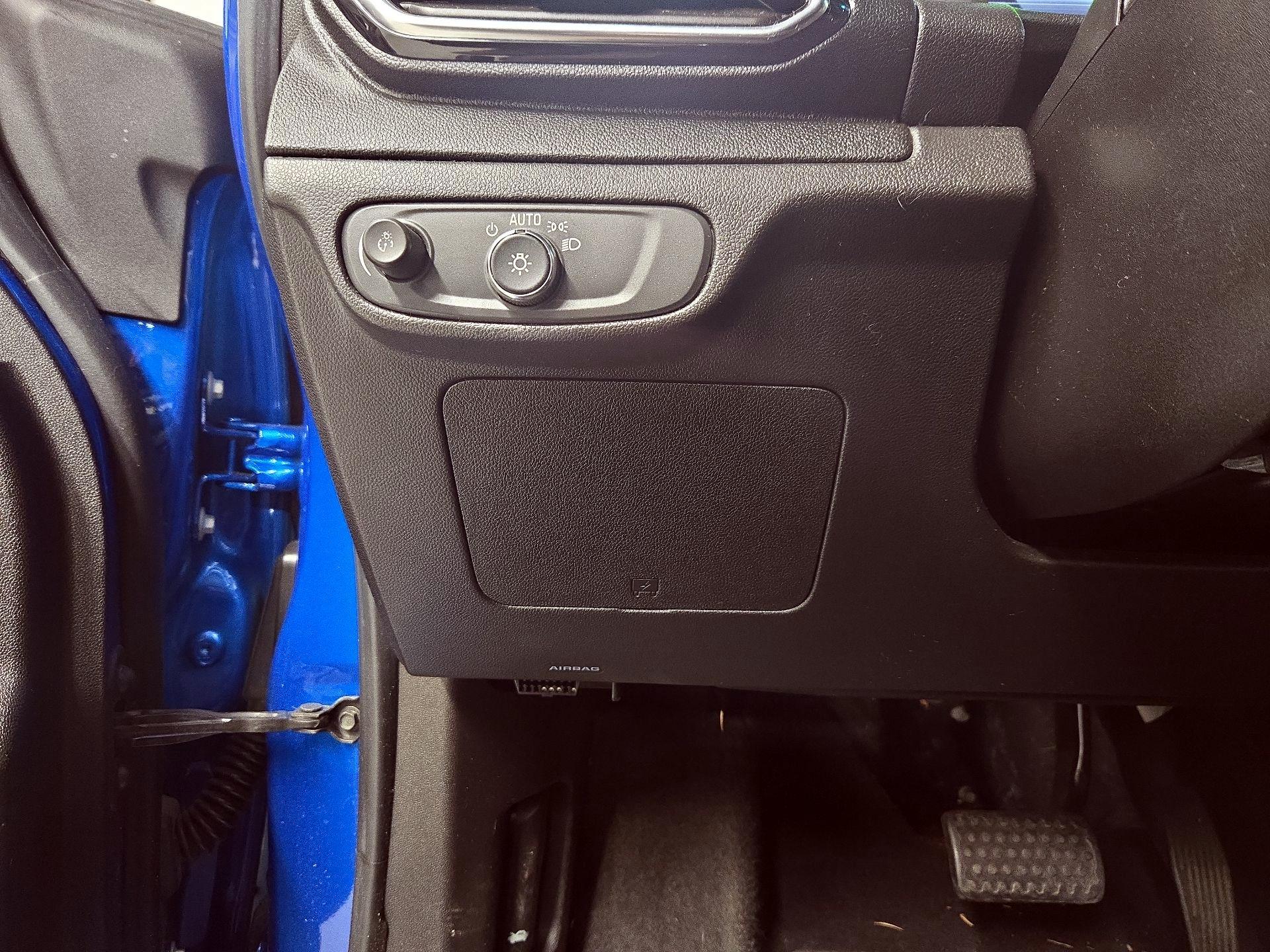 Thumbnail: 2023 Chevrolet Bolt EV - 13