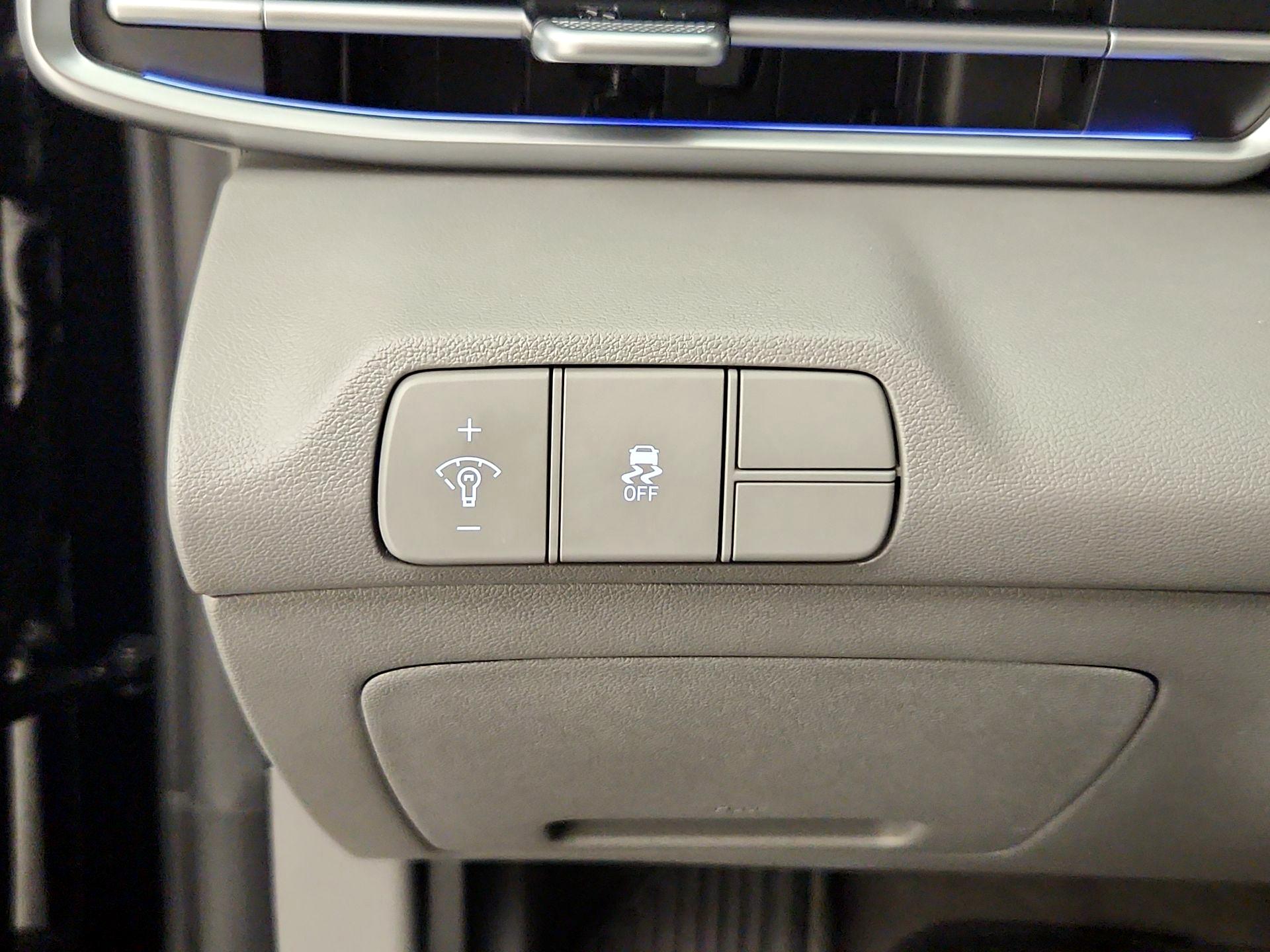 Thumbnail: 2025 Hyundai Elantra - 13