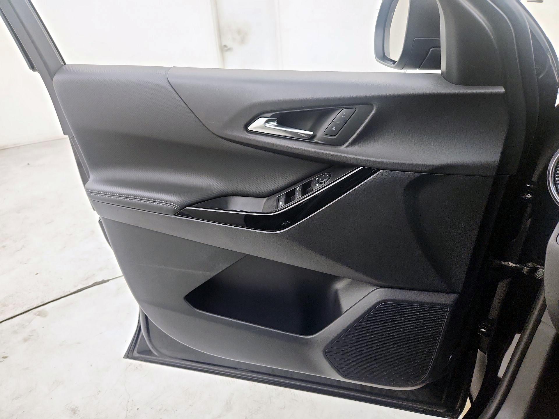 Thumbnail: 2025 Chevrolet Equinox - 12