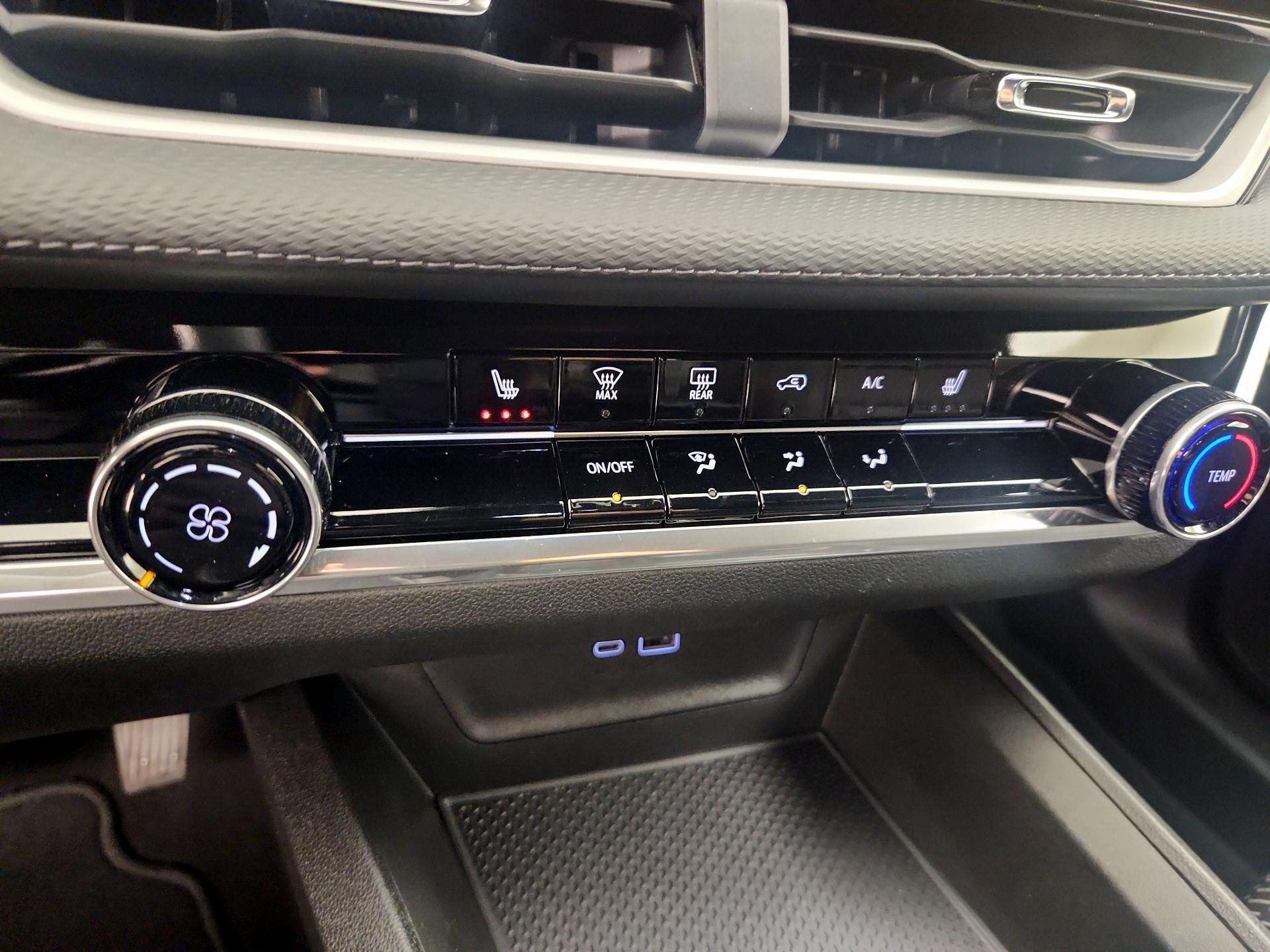 Thumbnail: 2025 Chevrolet Equinox - 17