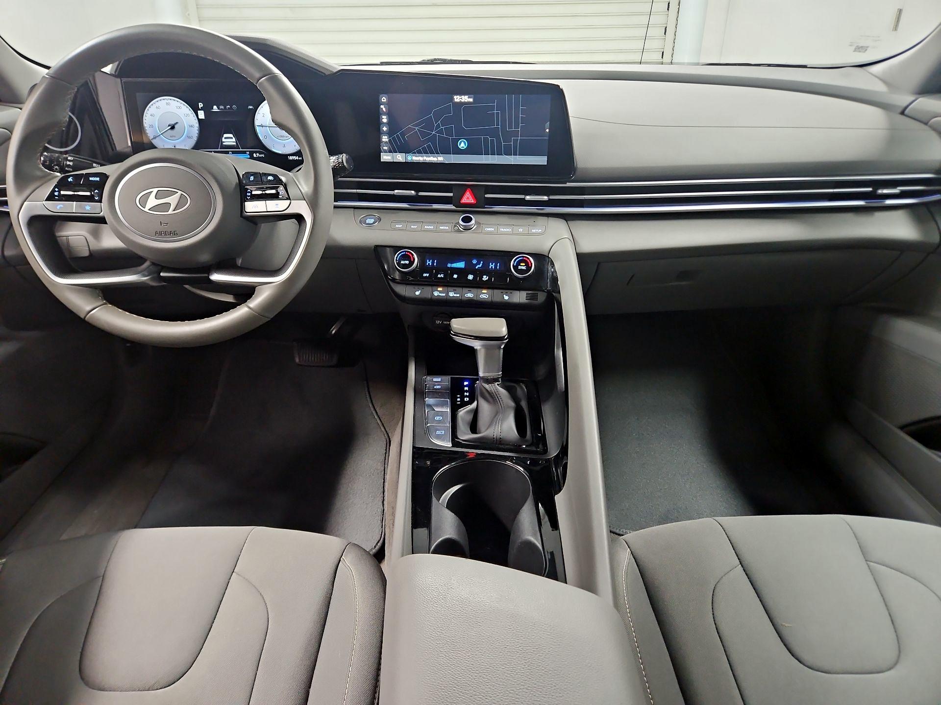 Thumbnail: 2025 Hyundai Elantra - 9