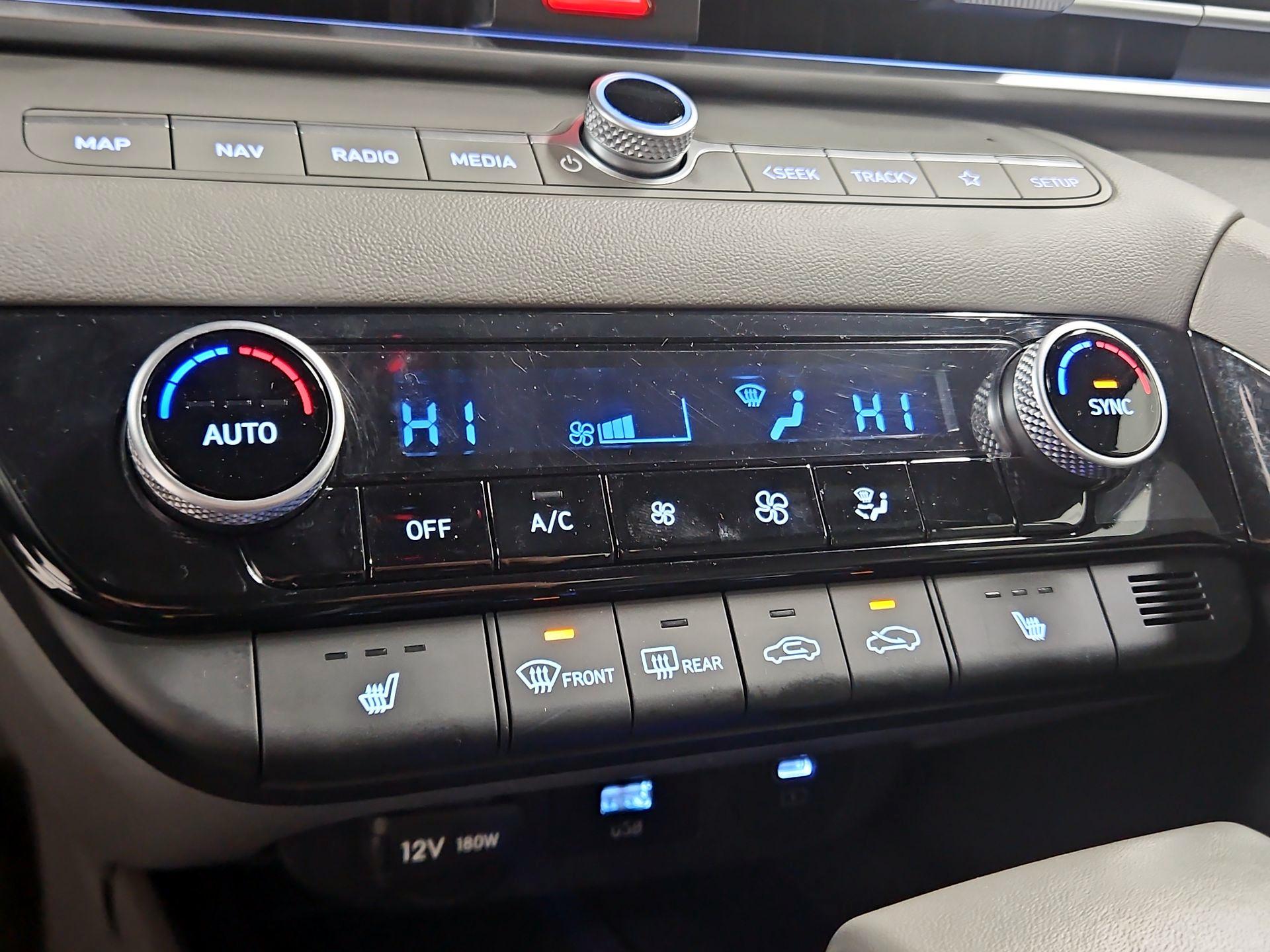 Thumbnail: 2025 Hyundai Elantra - 17