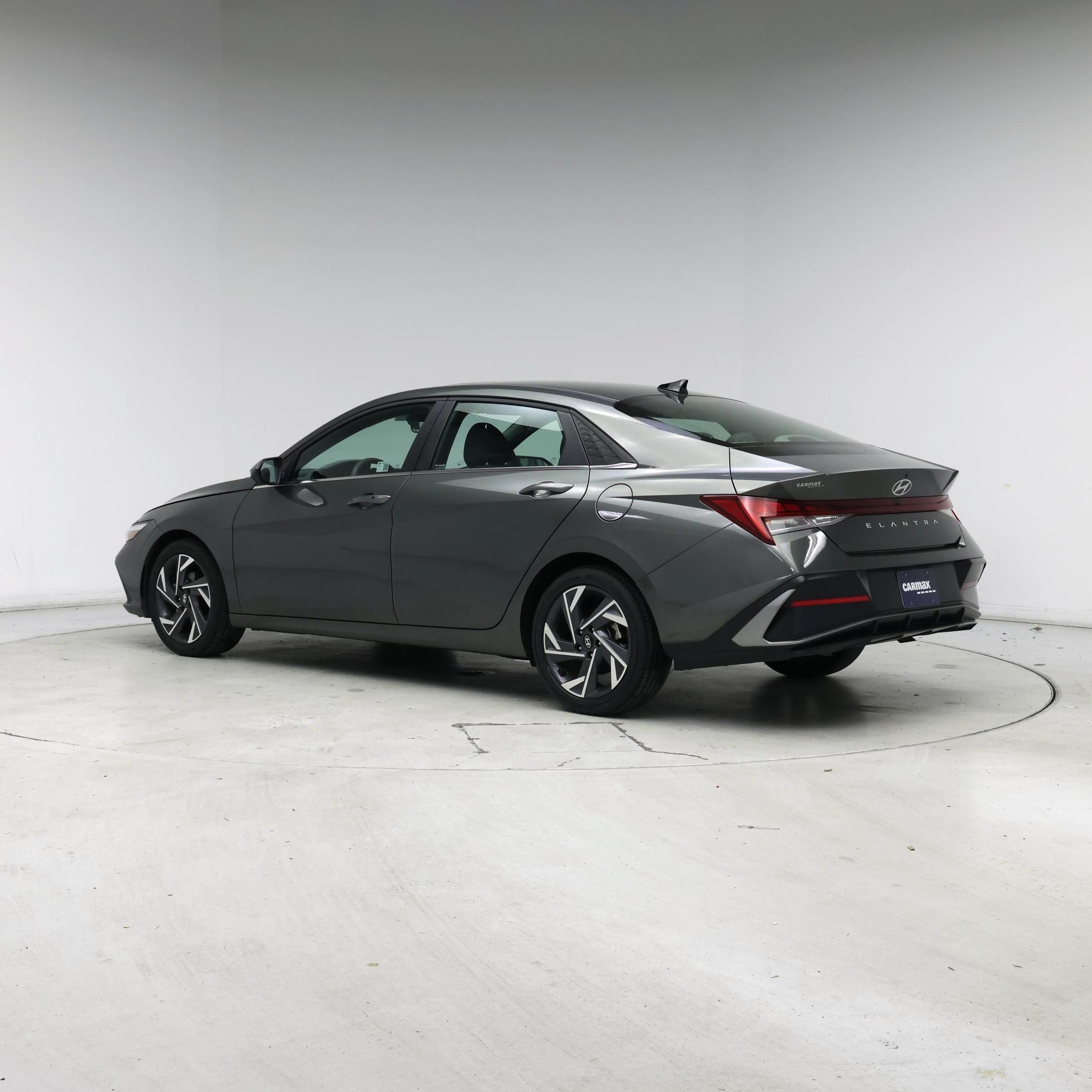 Thumbnail: 2025 Hyundai Elantra - 2