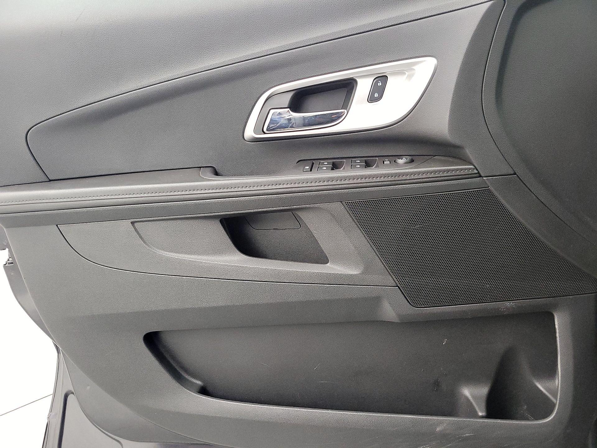 Thumbnail: 2016 Chevrolet Equinox - 12