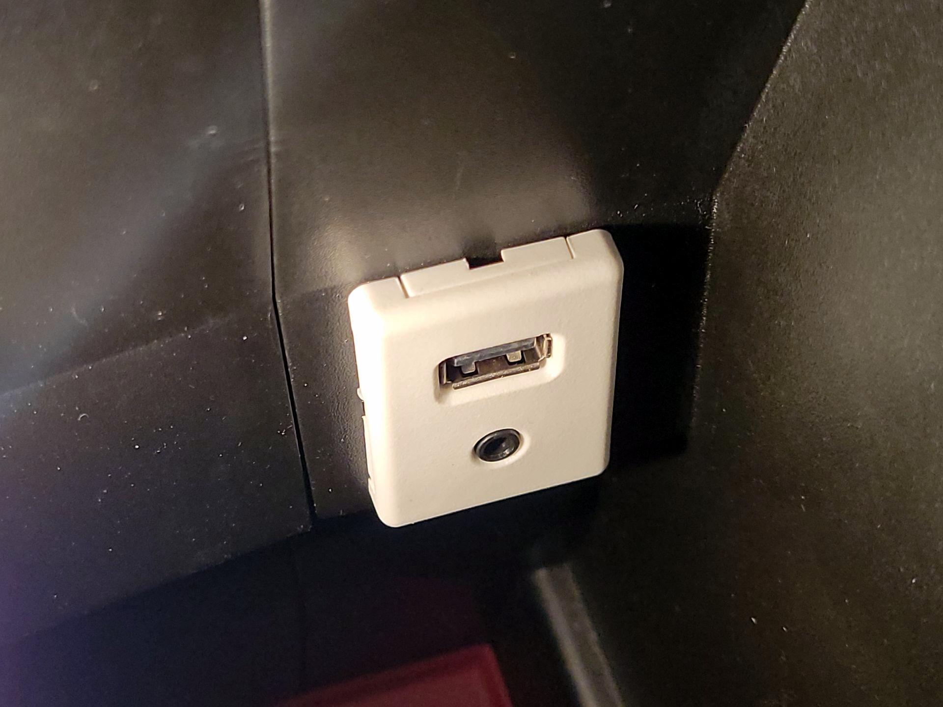 Thumbnail: 2016 Chevrolet Equinox - 18