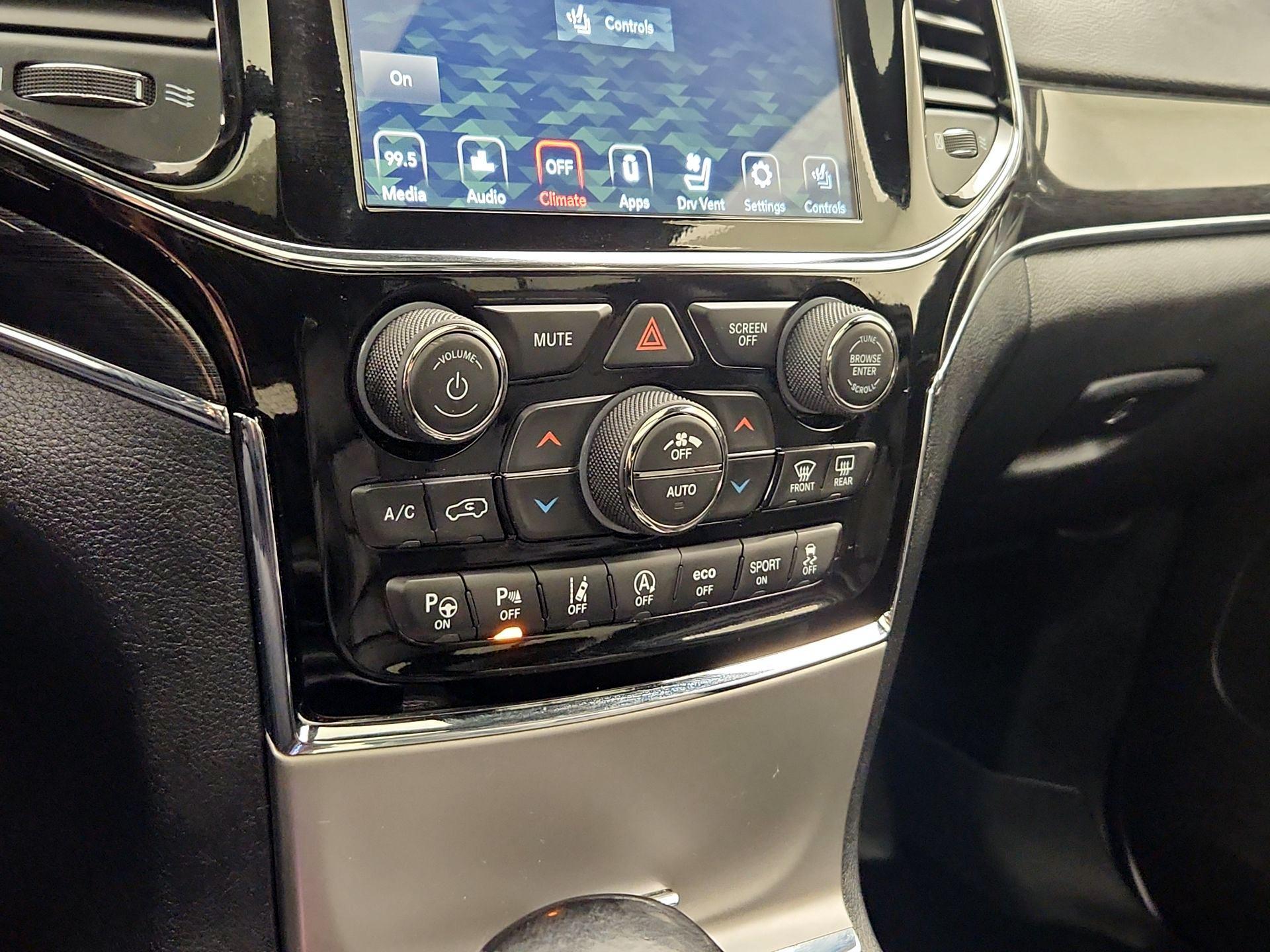 Thumbnail: 2020 Jeep Grand Cherokee - 16