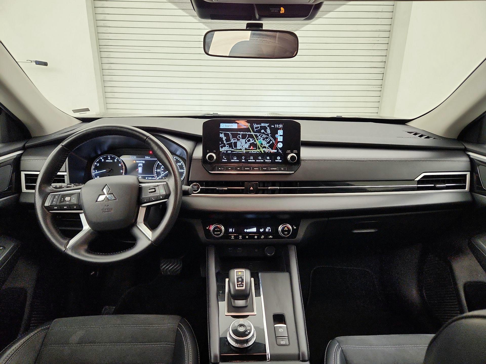 Thumbnail: 2024 Mitsubishi Outlander - 9