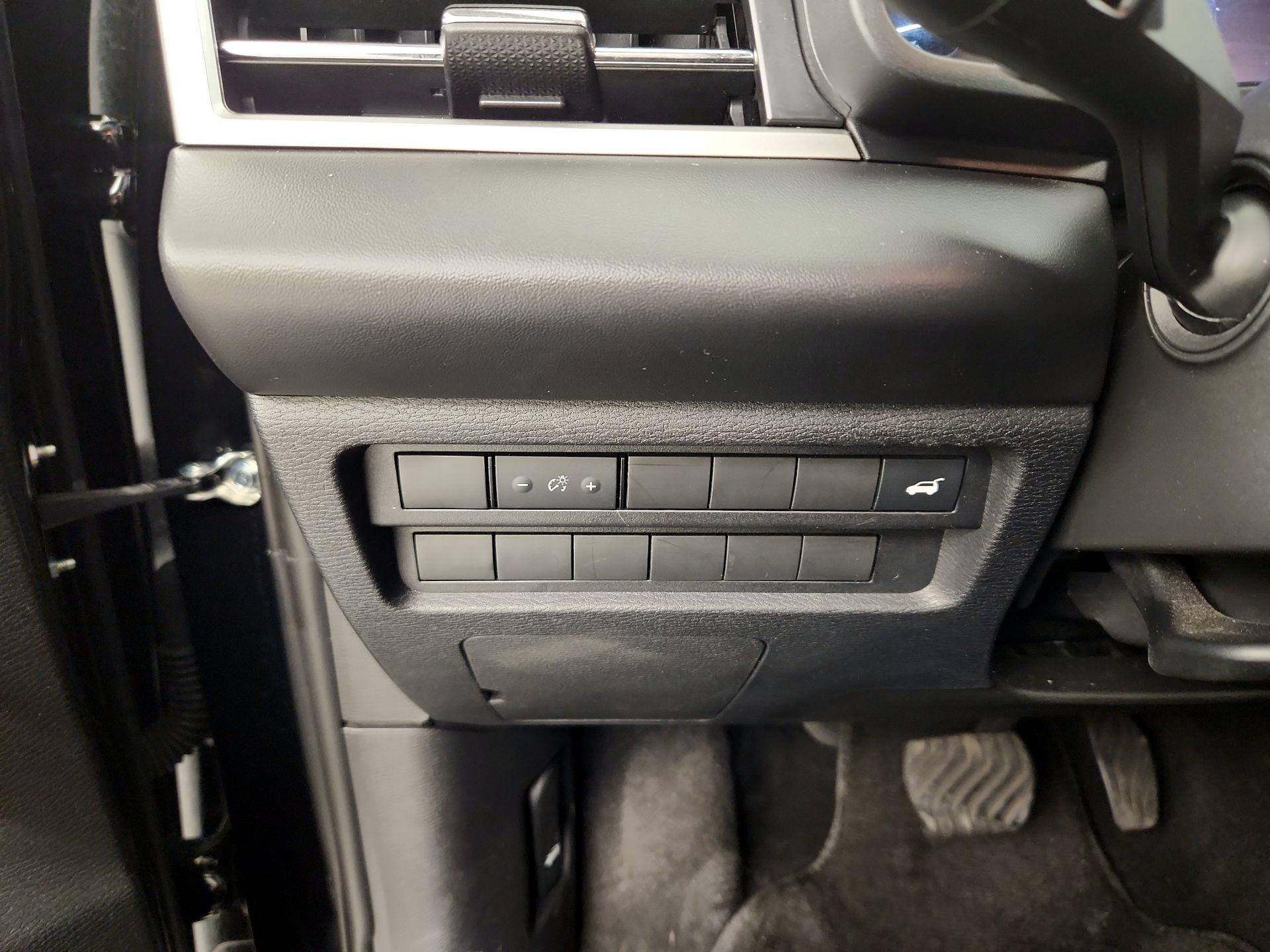 Thumbnail: 2024 Mitsubishi Outlander - 13