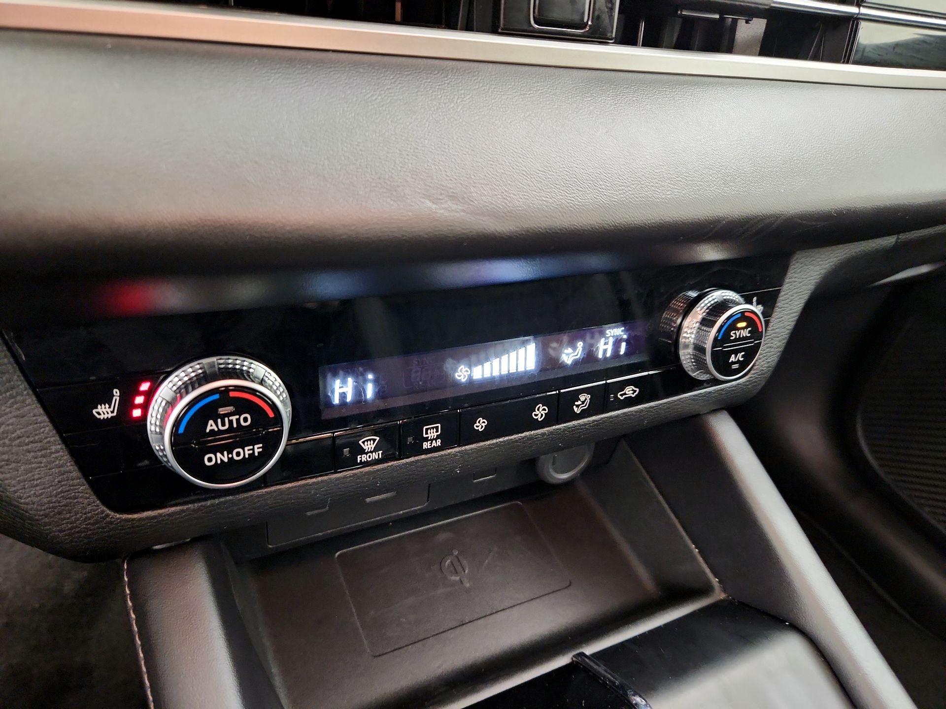 Thumbnail: 2024 Mitsubishi Outlander - 17