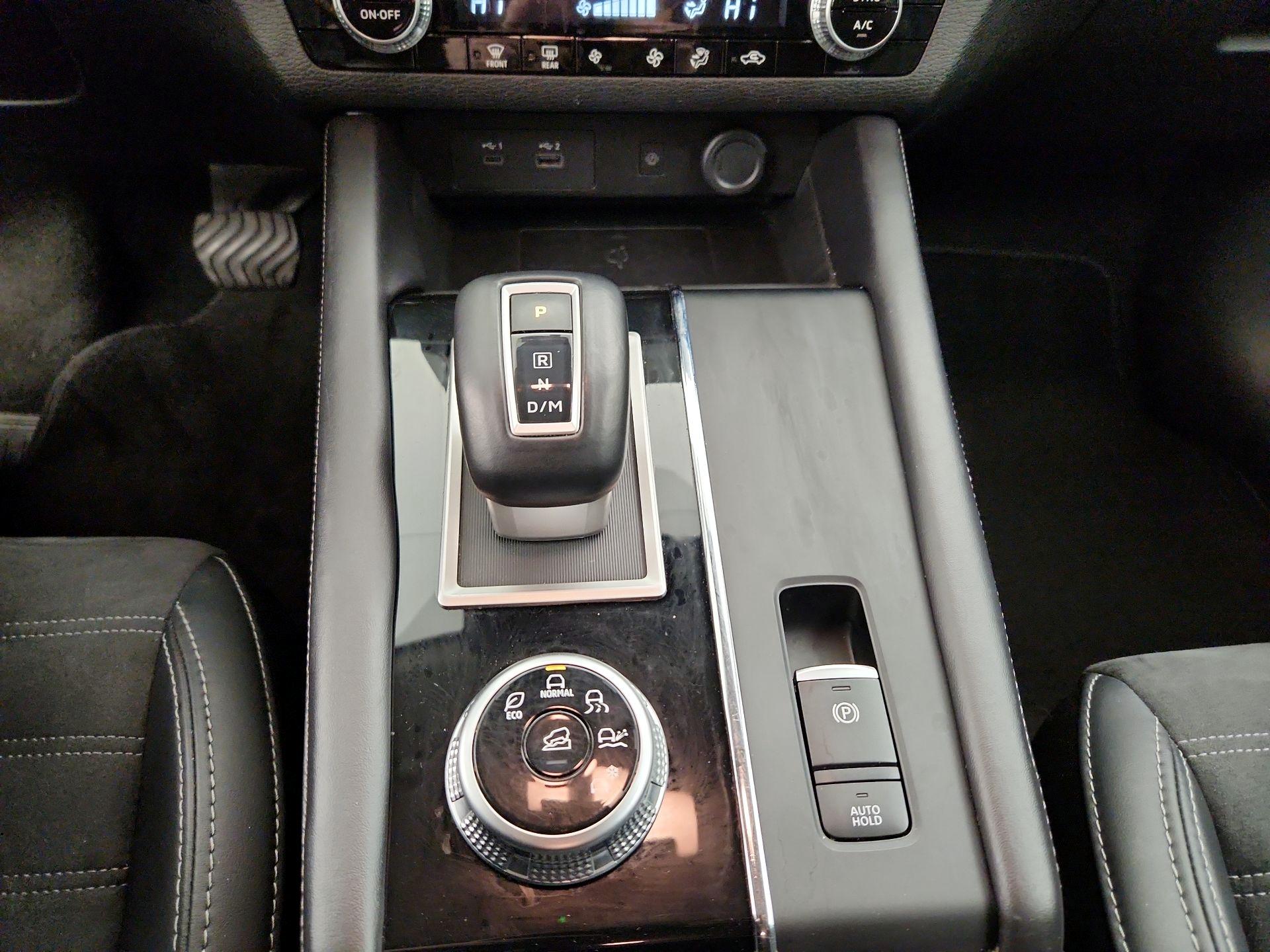 Thumbnail: 2024 Mitsubishi Outlander - 18