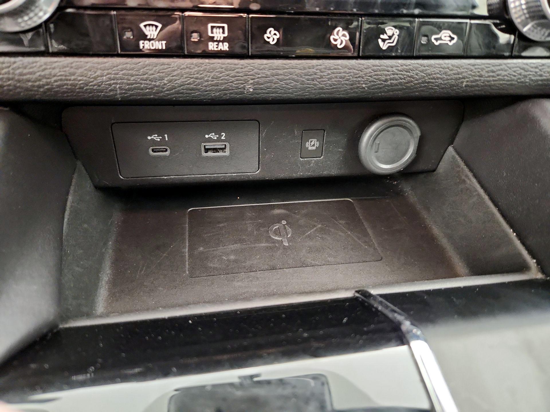 Thumbnail: 2024 Mitsubishi Outlander - 19