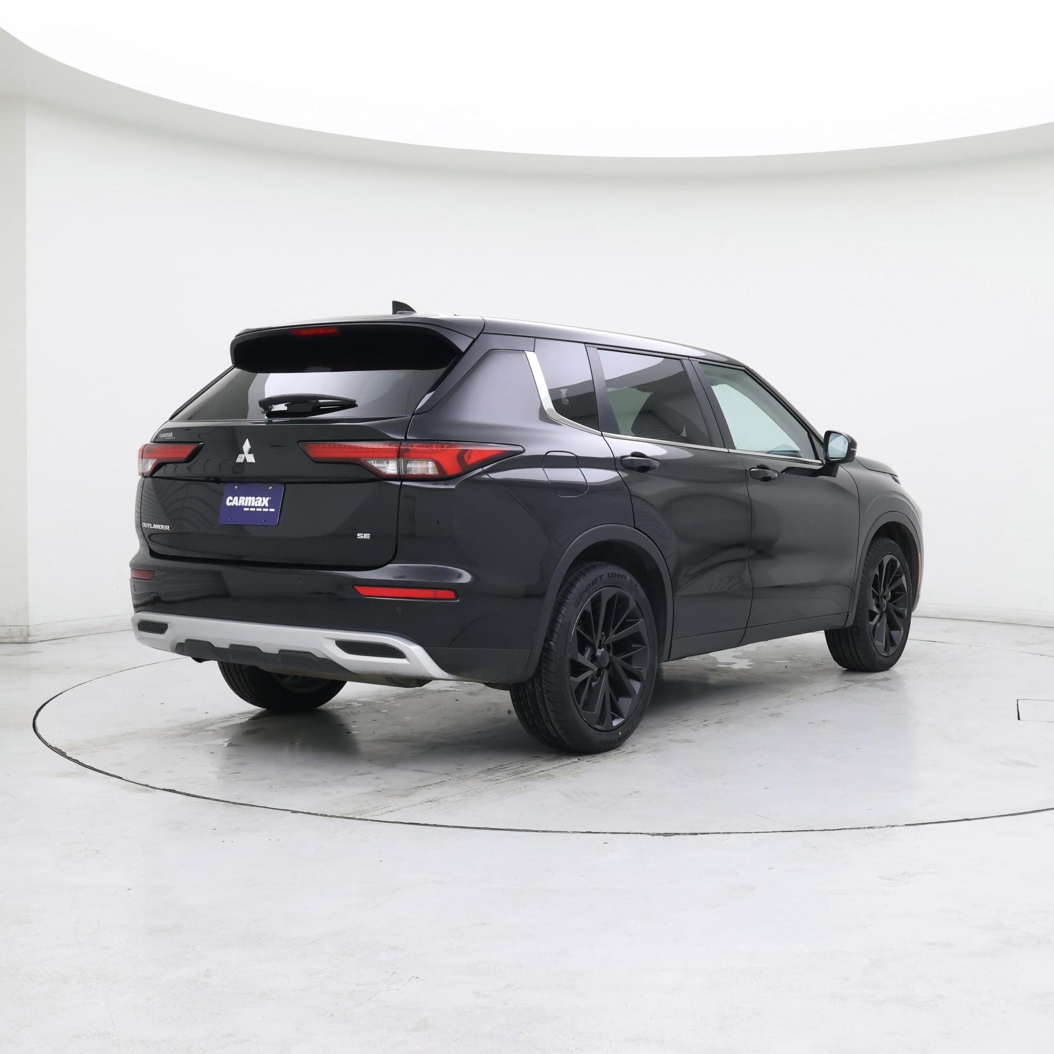 Thumbnail: 2024 Mitsubishi Outlander - 8