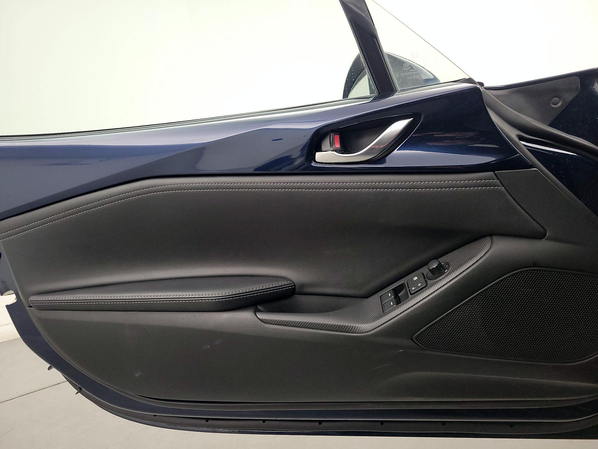 Thumbnail: 2021 Mazda MX-5 Miata - 12