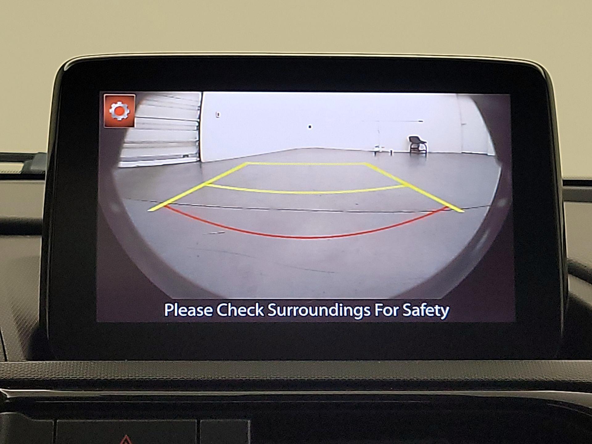 Thumbnail: 2021 Mazda MX-5 Miata - 15