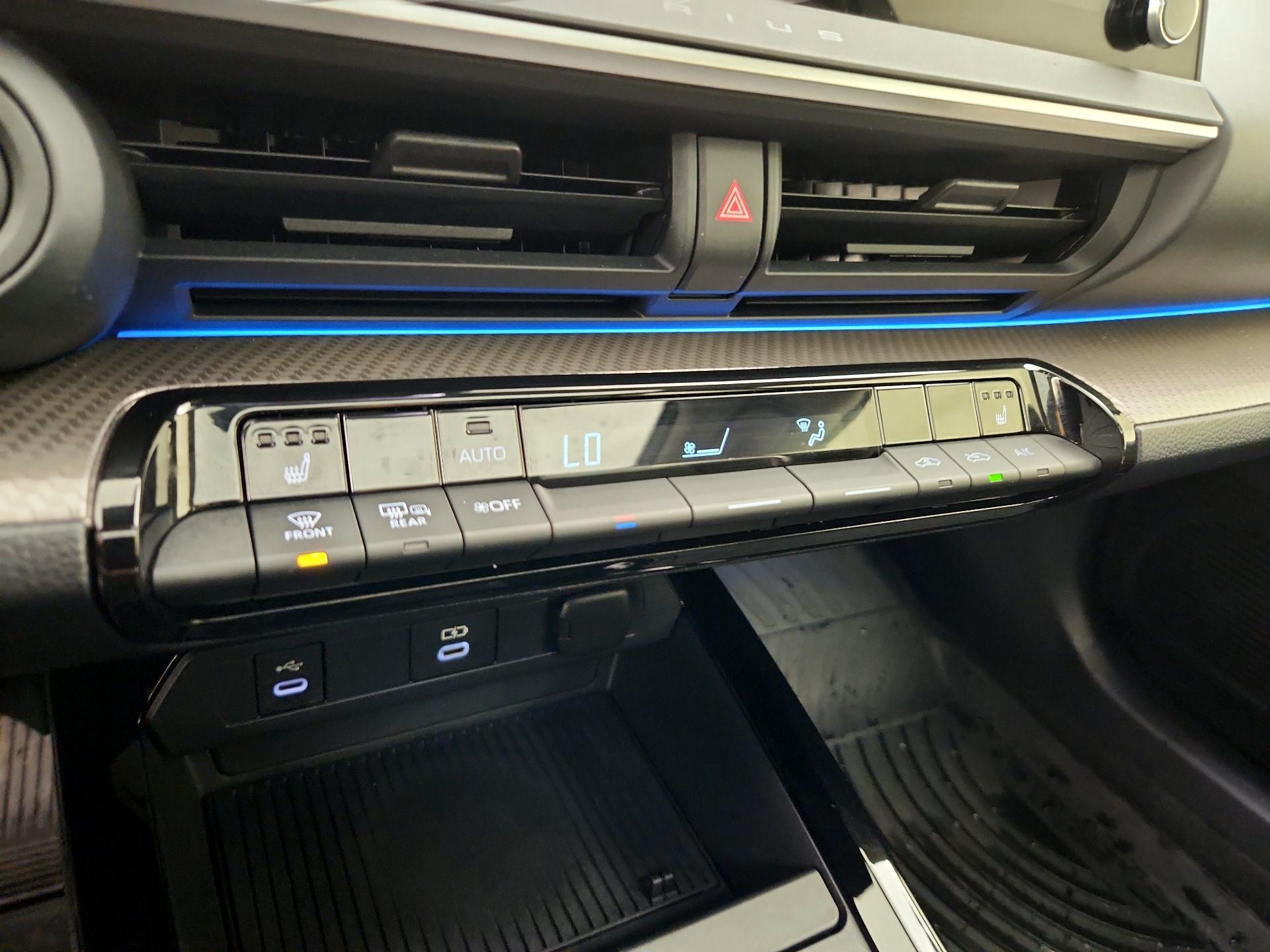 Thumbnail: 2024 Toyota Prius - 16