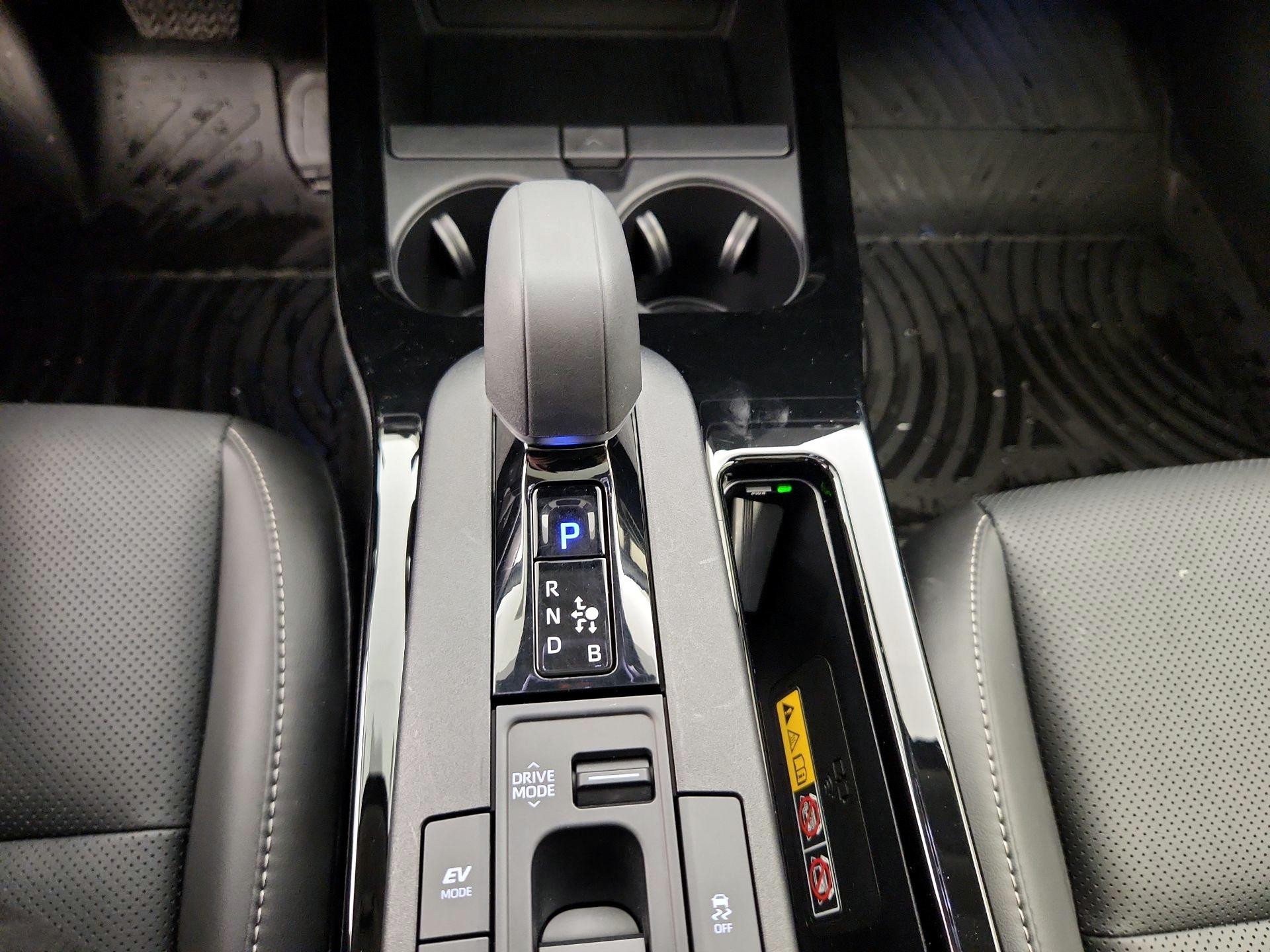 Thumbnail: 2024 Toyota Prius - 17