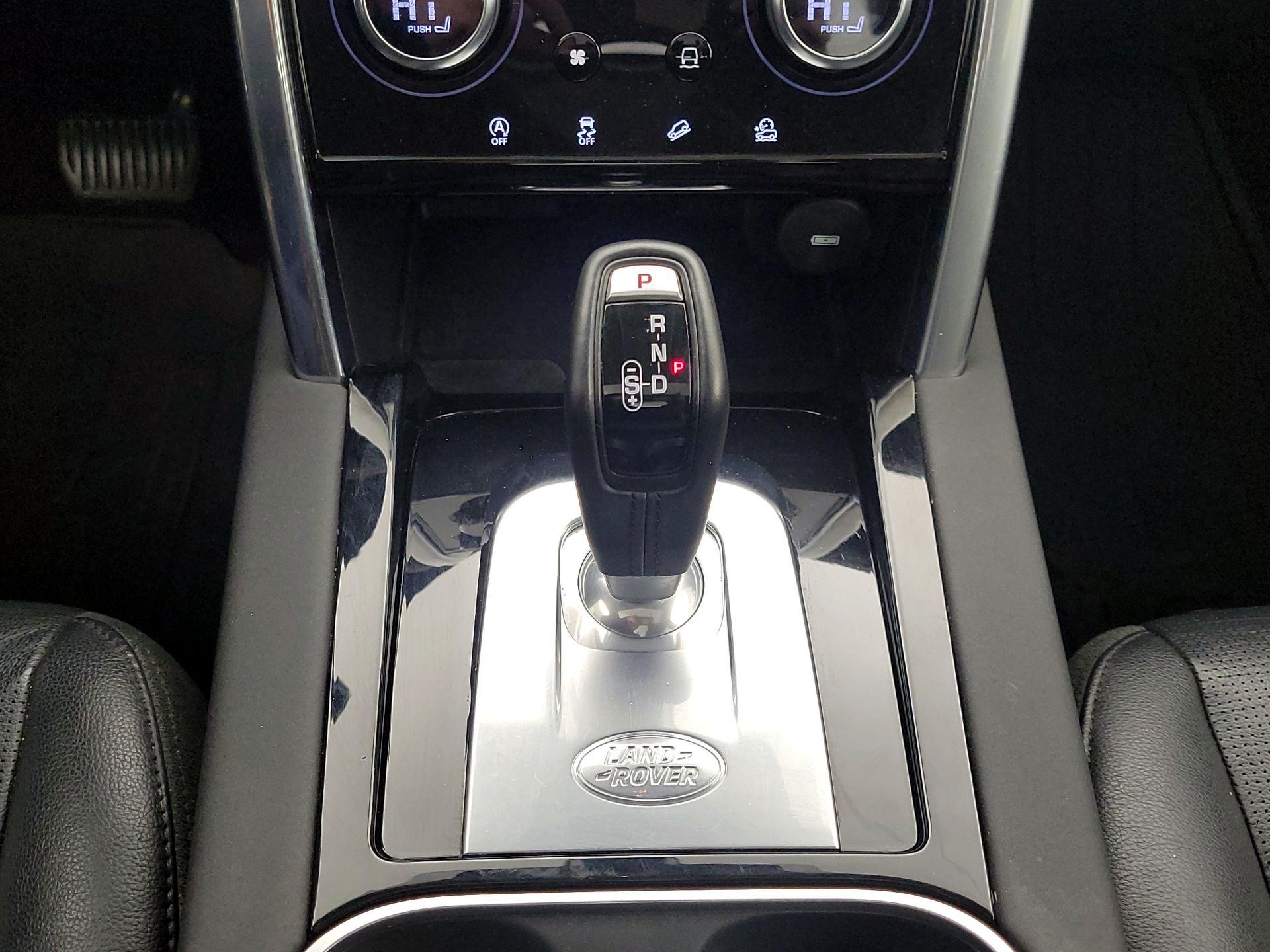 Thumbnail: 2020 Land Rover Discovery Sport - 18