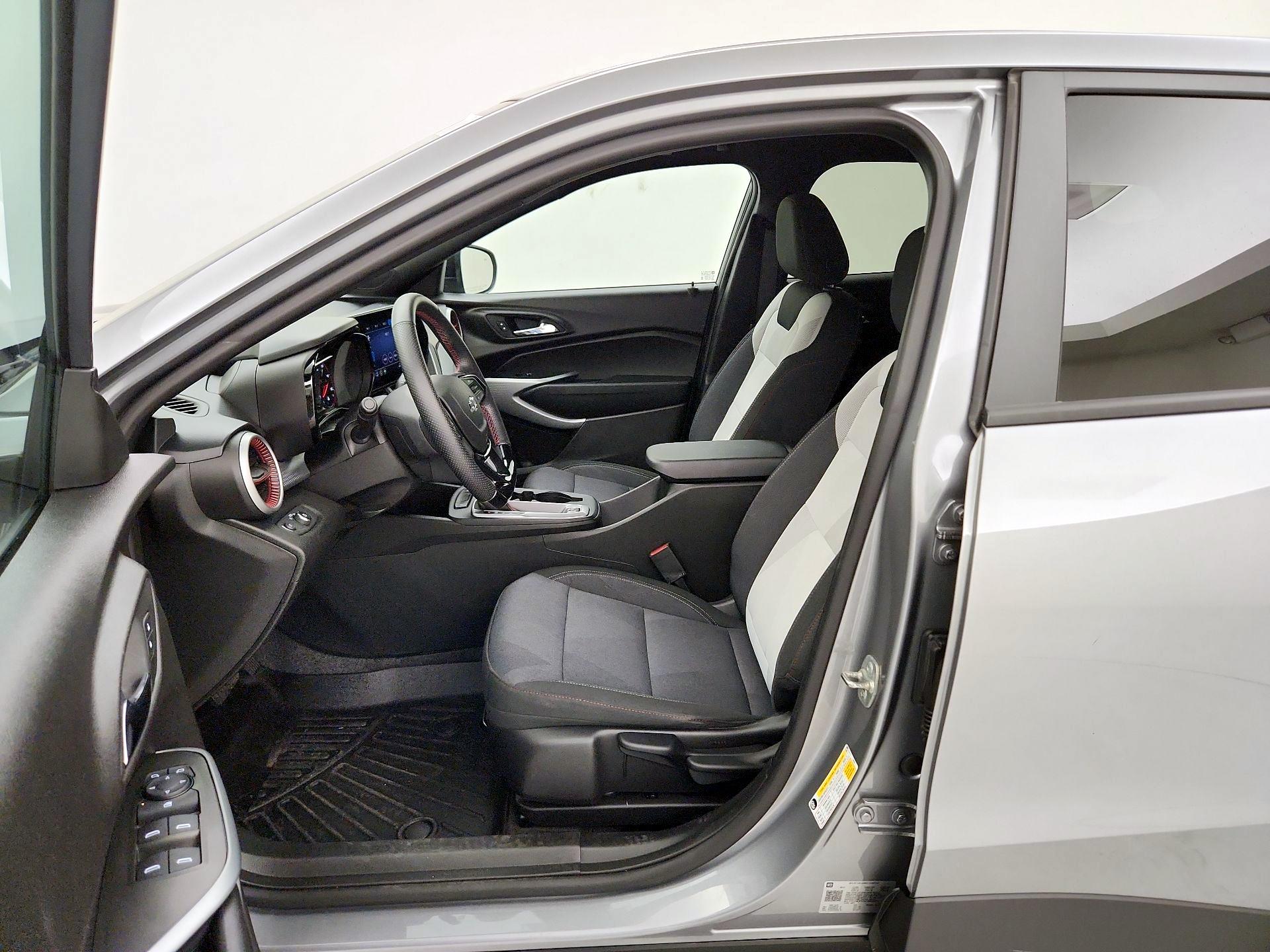 Thumbnail: 2025 Chevrolet Trax - 11